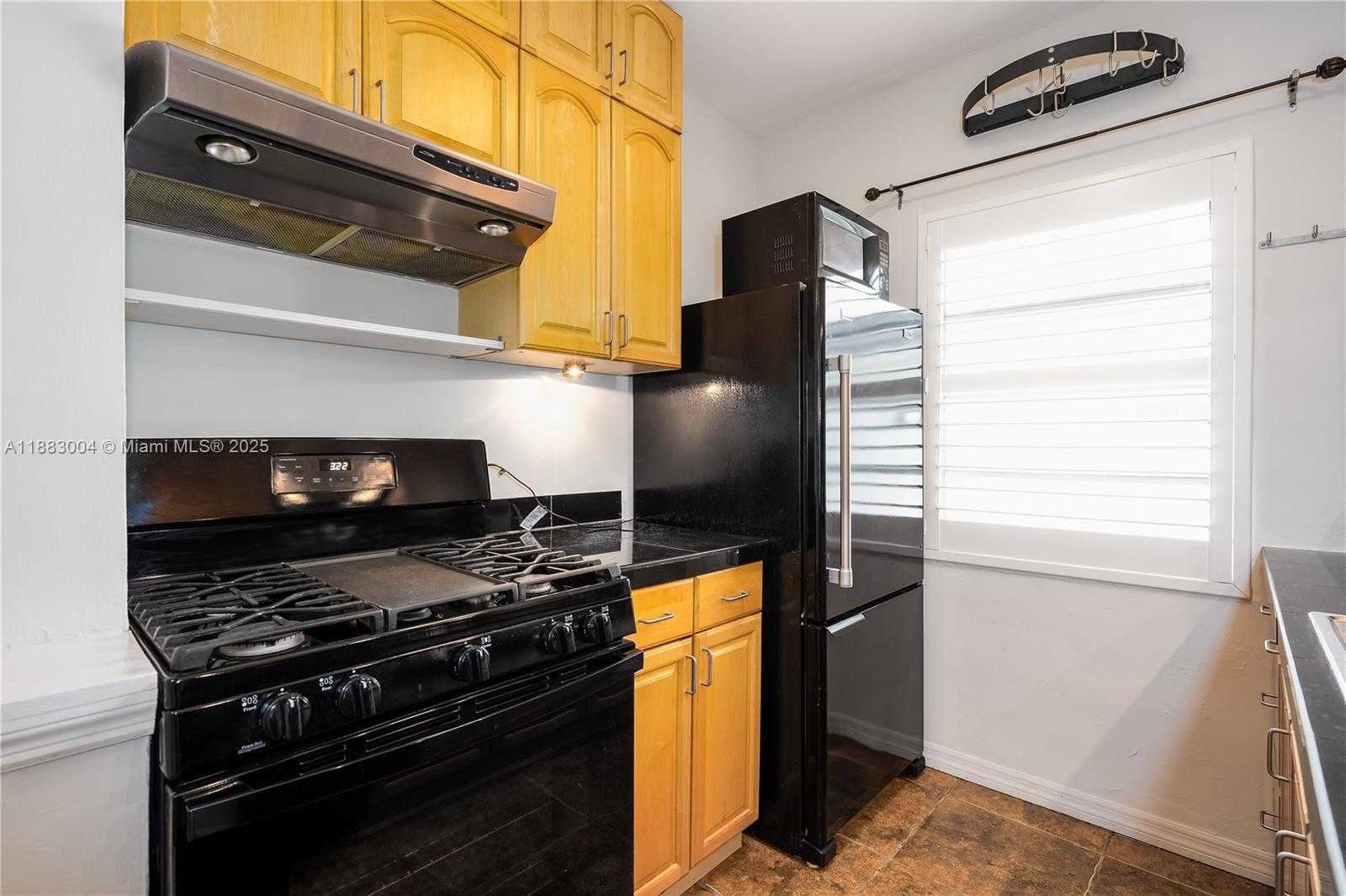 Small Image of 1051 MICHIGAN AVE #3, Miami Beach Number 7