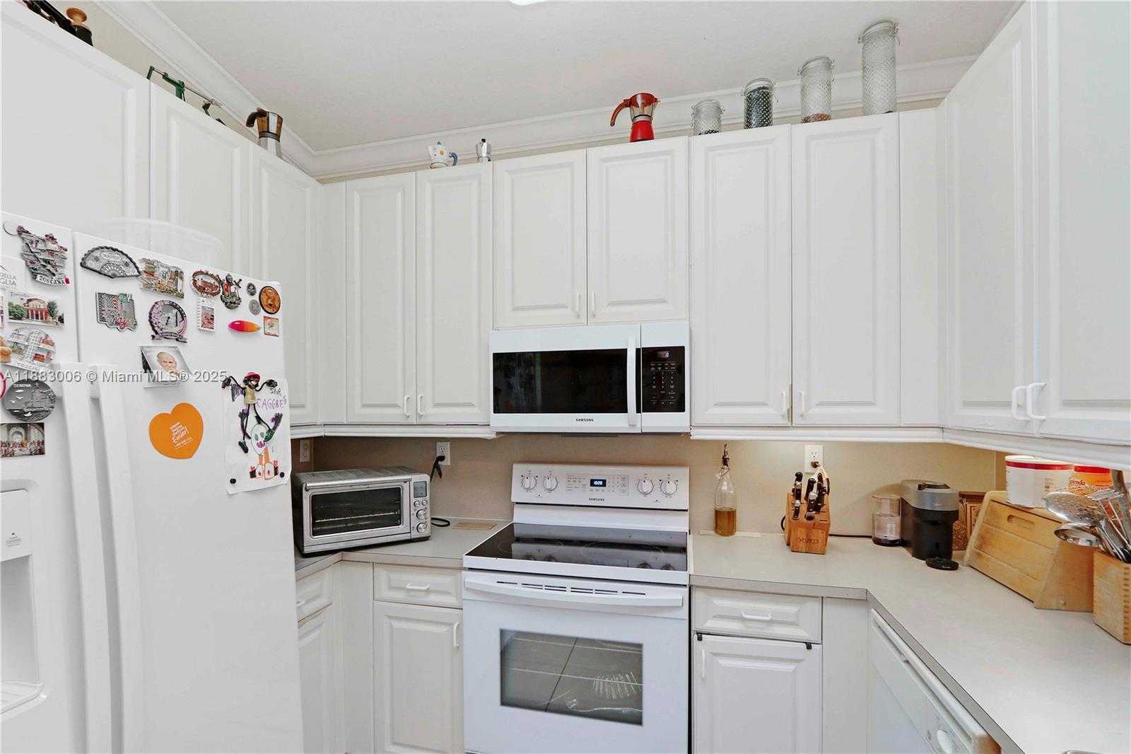 Small Image of 15382 SOUTH WEST 16TH TER, Miami Number 11