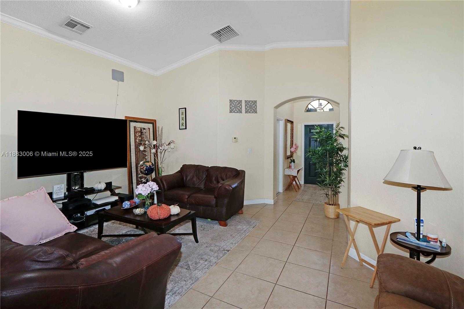 Small Image of 15382 SOUTH WEST 16TH TER, Miami Number 5