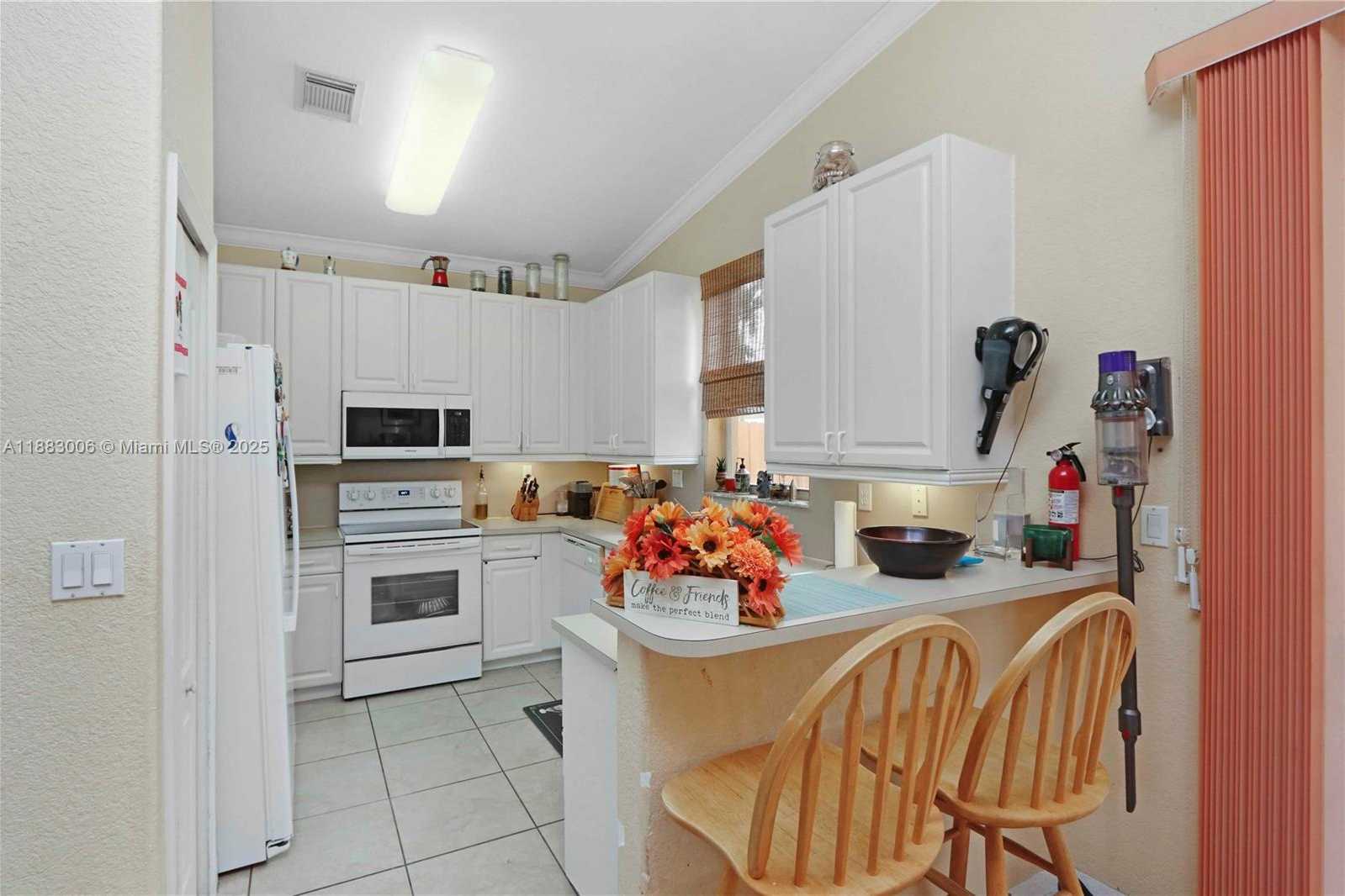 Small Image of 15382 SOUTH WEST 16TH TER, Miami Number 9