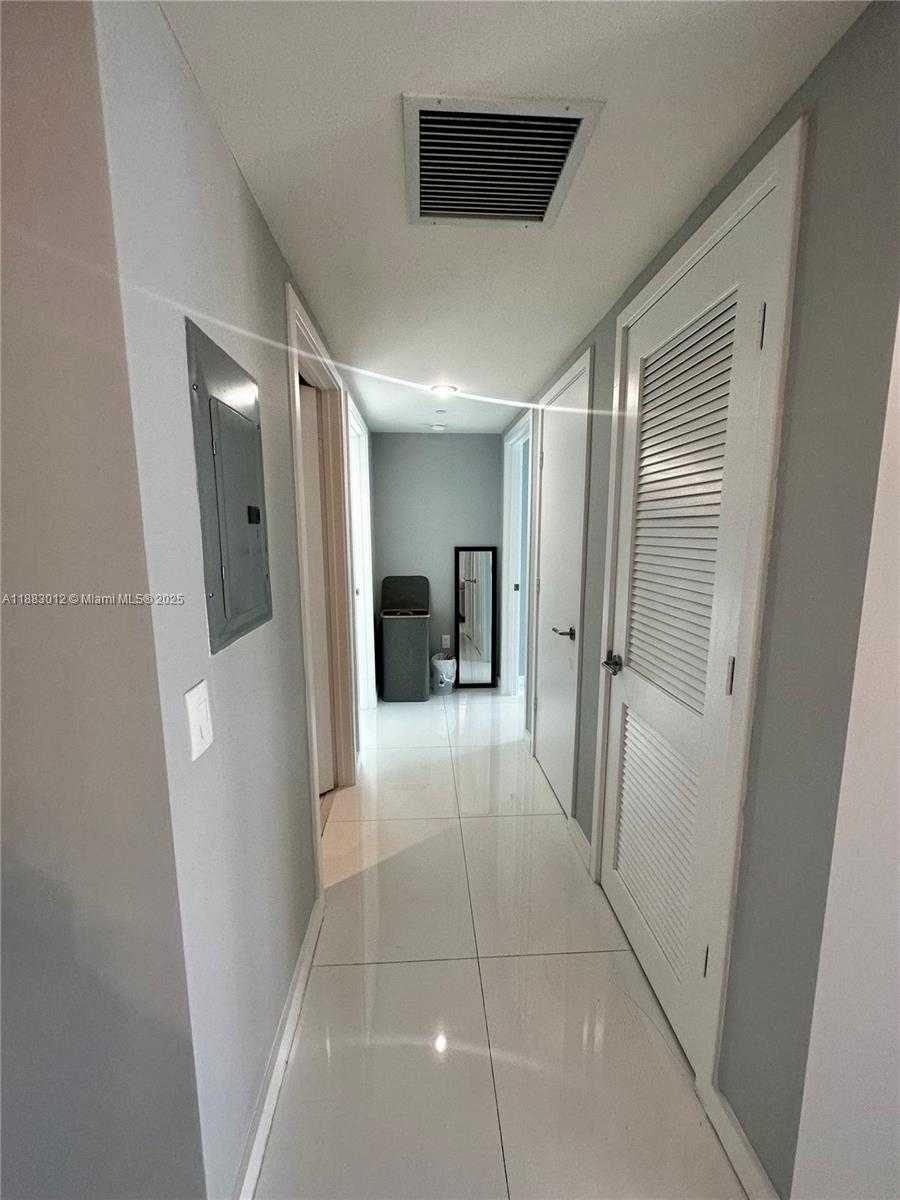 Small Image of 1100 SOUTH MIAMI AVE #3307, Miami Number 7