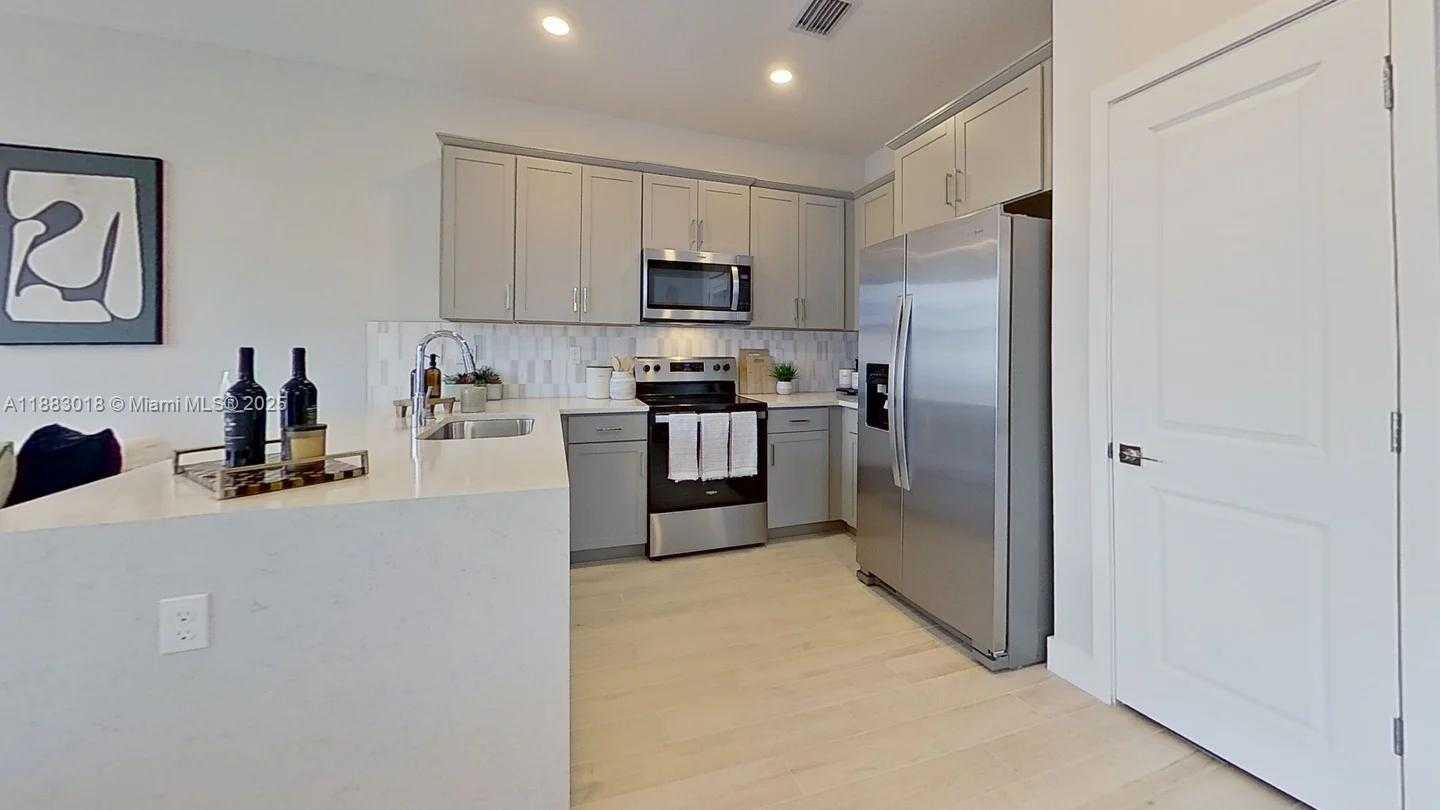 Small Image of 17132 SOUTH WEST 2ND CIR #17132, Pembroke Pines Number 3