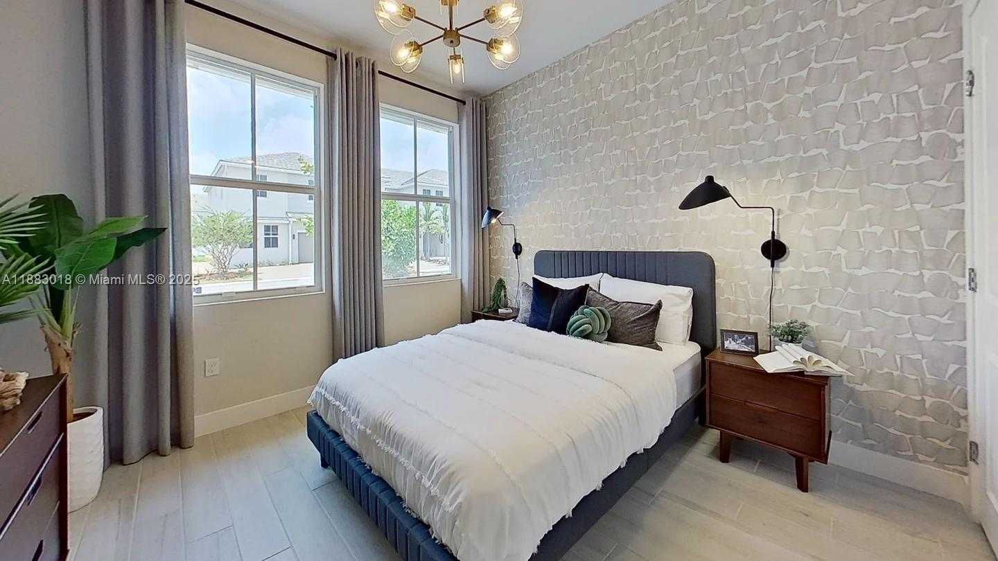 Small Image of 17132 SOUTH WEST 2ND CIR #17132, Pembroke Pines Number 6