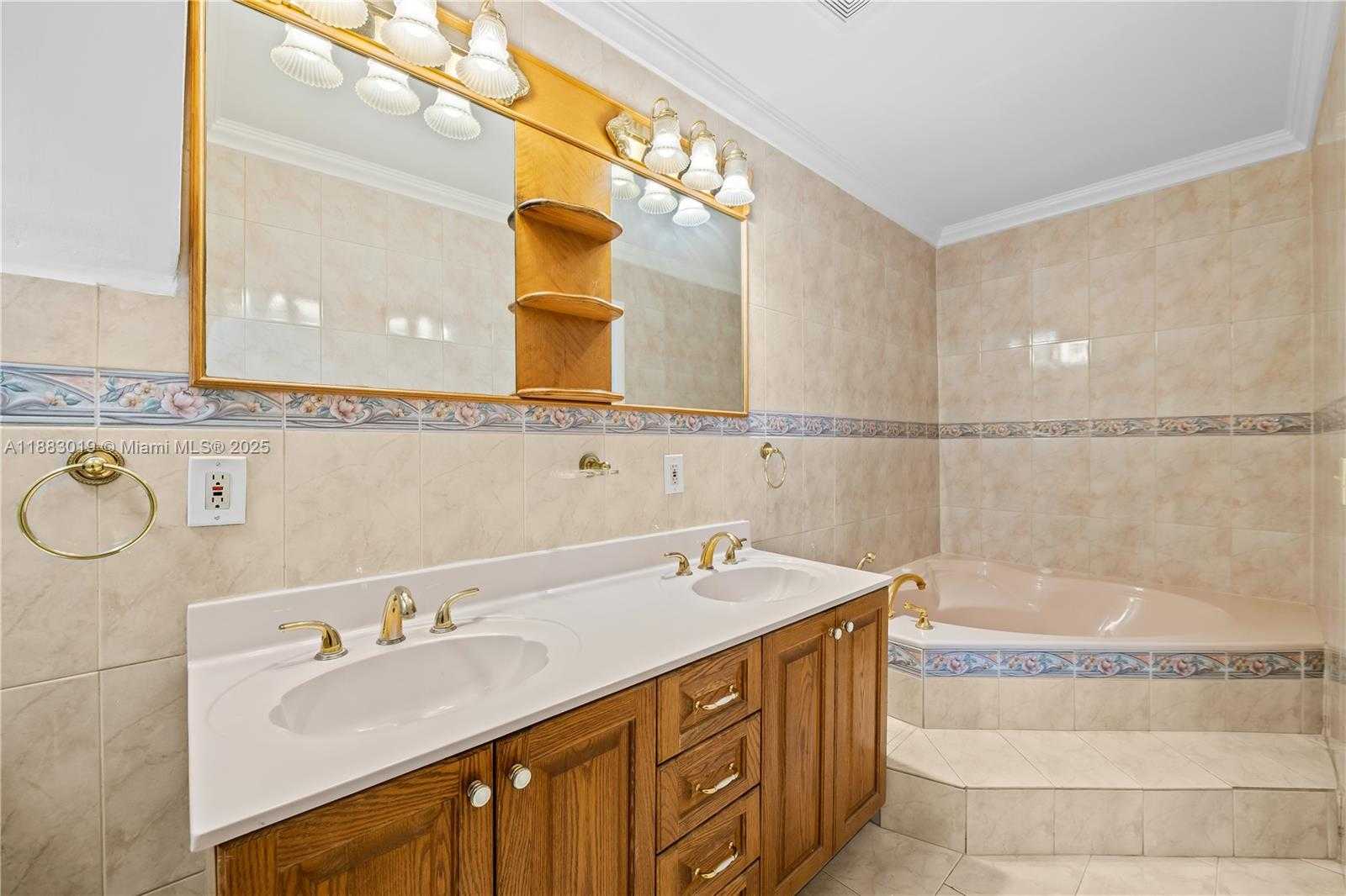 Small Image of 1656 WEST 80TH ST, Hialeah Number 14