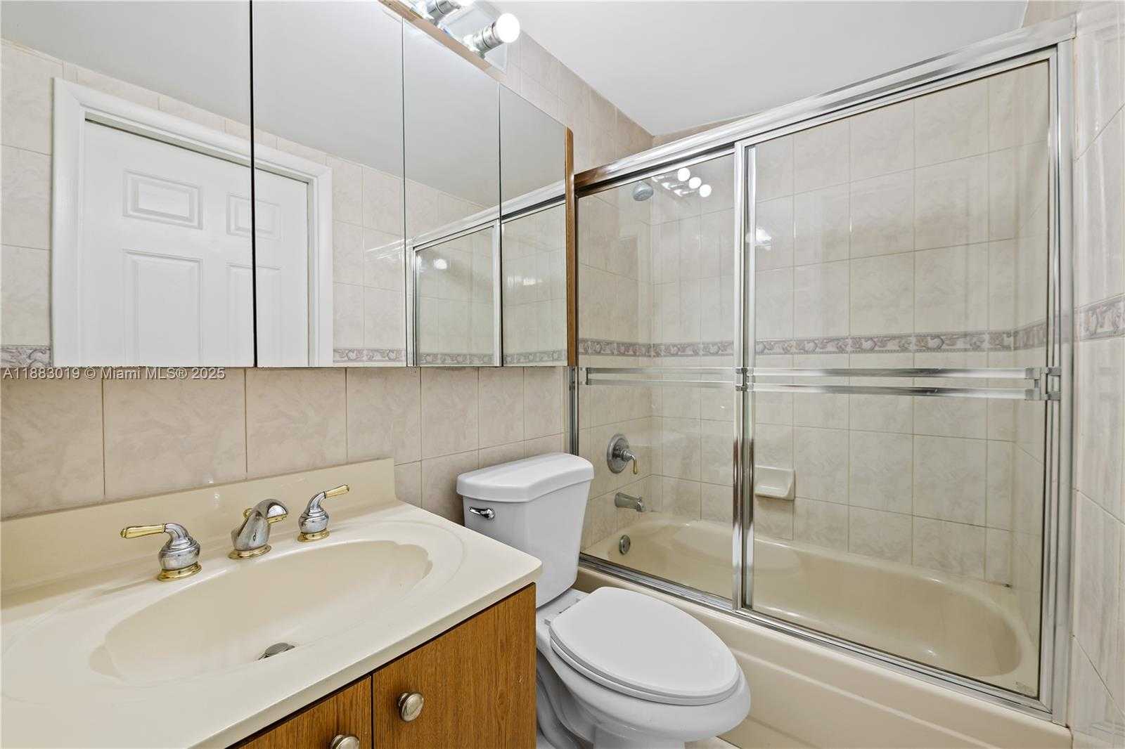 Small Image of 1656 WEST 80TH ST, Hialeah Number 16