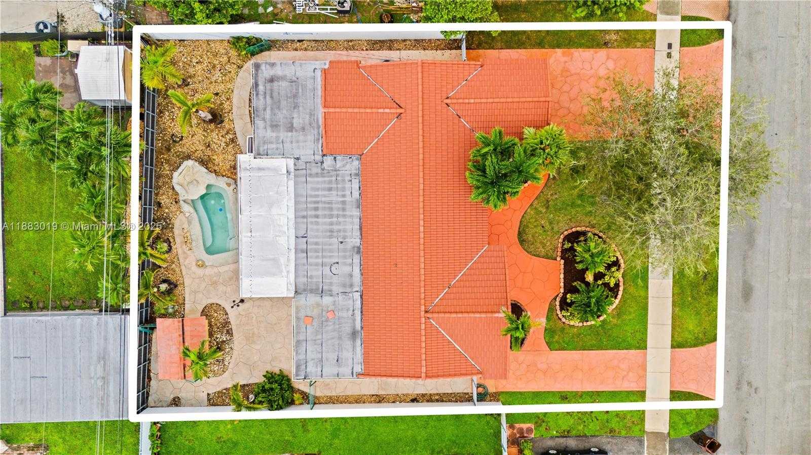 Small Image of 1656 WEST 80TH ST, Hialeah Number 2