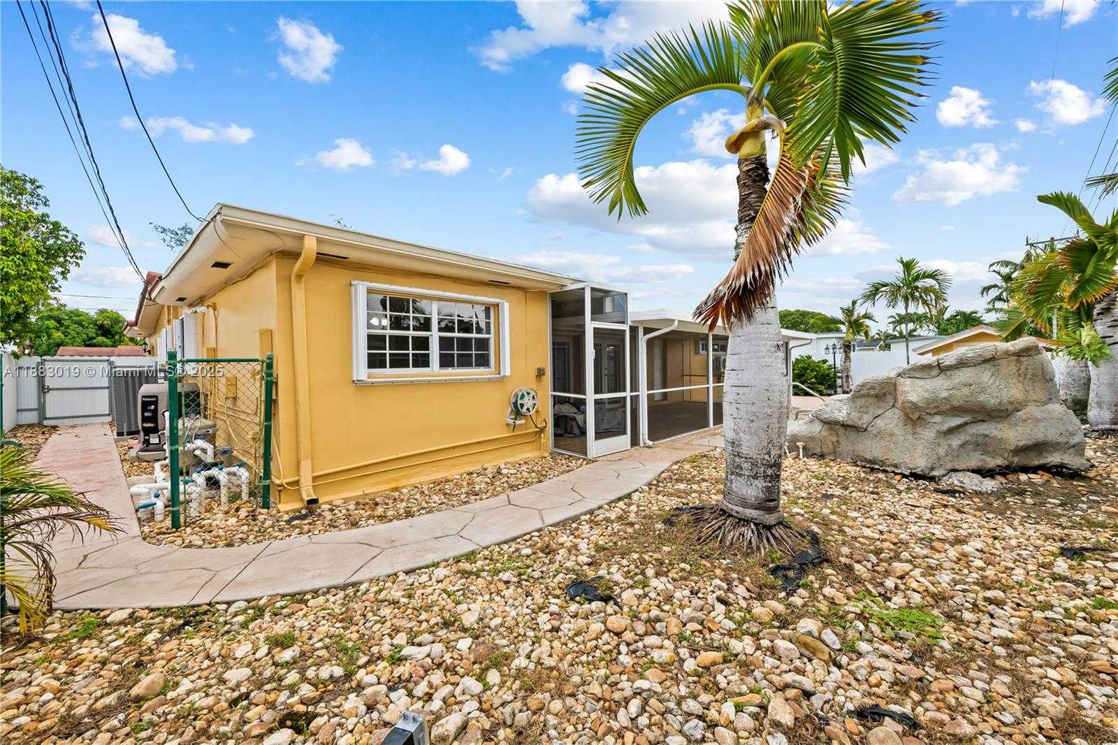 Small Image of 1656 WEST 80TH ST, Hialeah Number 30