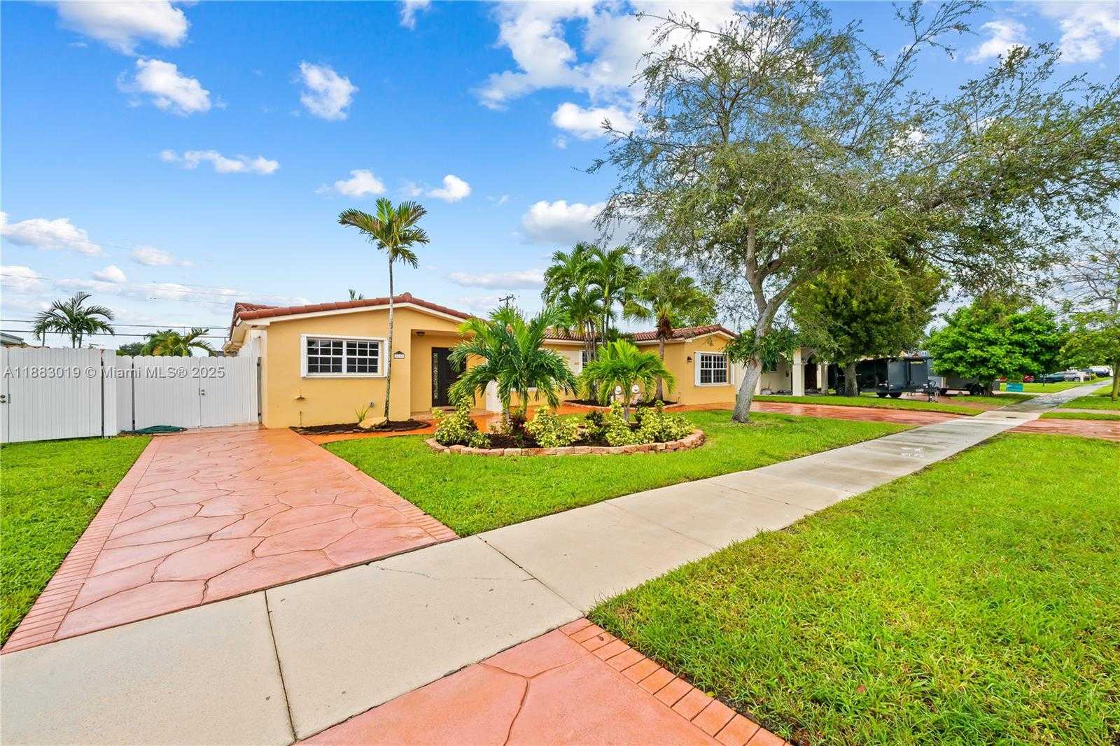 Small Image of 1656 WEST 80TH ST, Hialeah Number 4