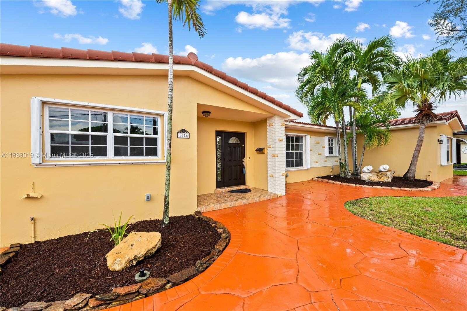 Small Image of 1656 WEST 80TH ST, Hialeah Number 5