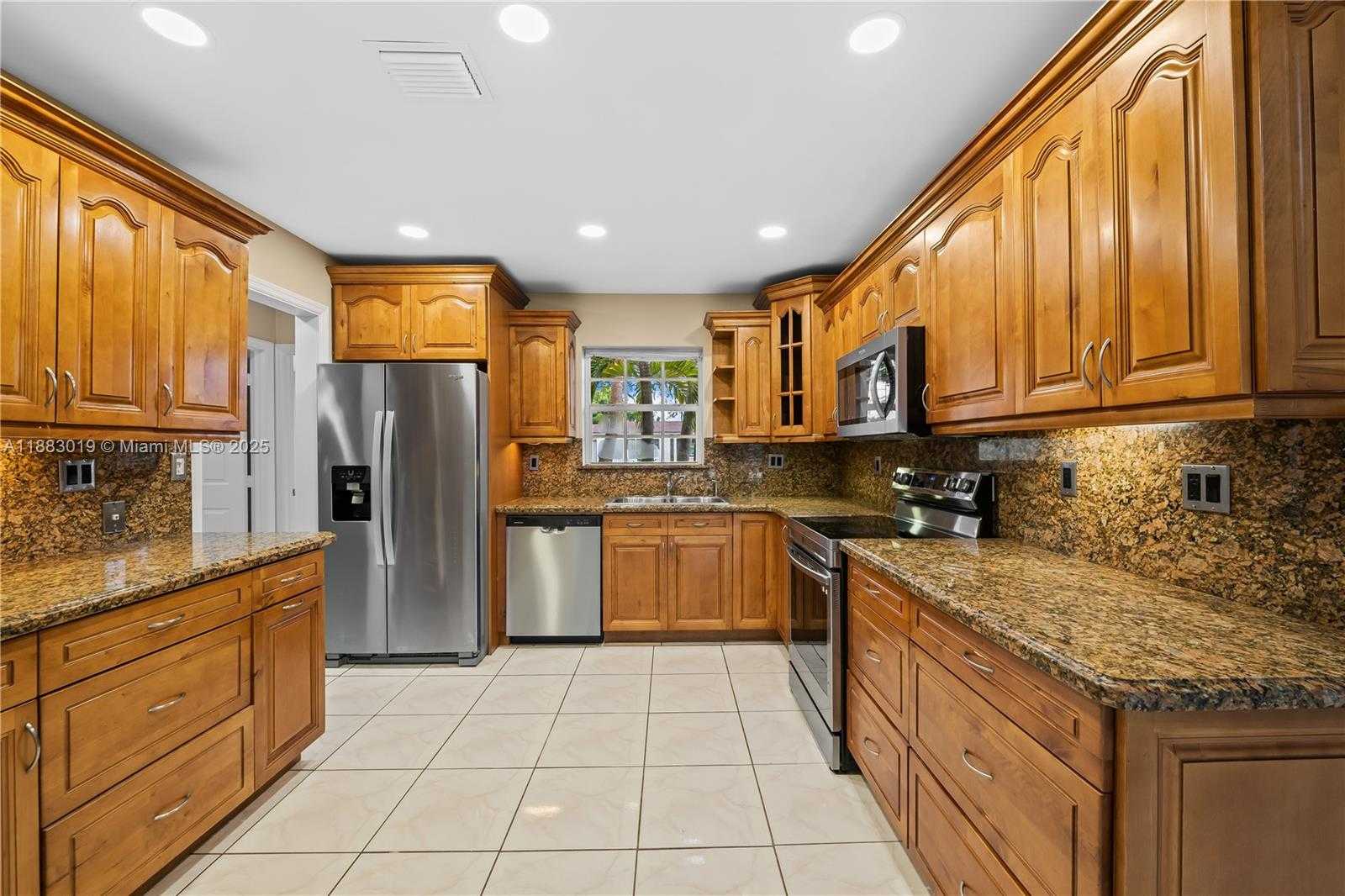 Small Image of 1656 WEST 80TH ST, Hialeah Number 8