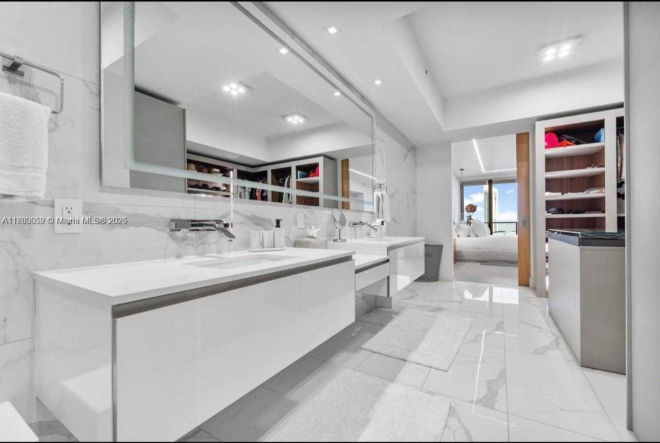 Small Image of 5000 ISLAND ESTATES DR #1206, Aventura Number 31