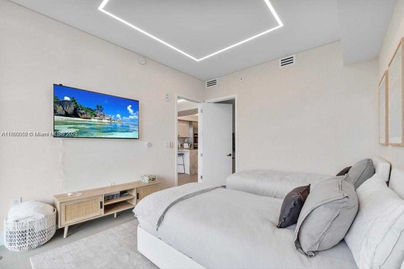 Small Image of 5000 ISLAND ESTATES DR #1206, Aventura Number 37