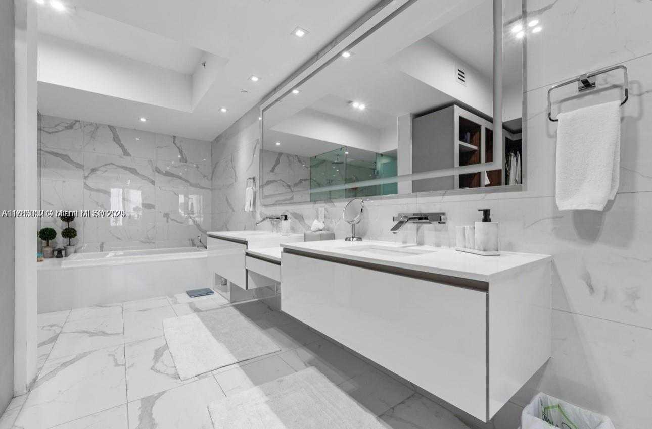 Small Image of 5000 ISLAND ESTATES DR #1206, Aventura Number 42