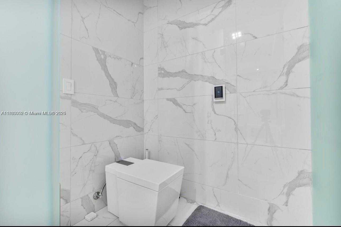 Small Image of 5000 ISLAND ESTATES DR #1206, Aventura Number 52