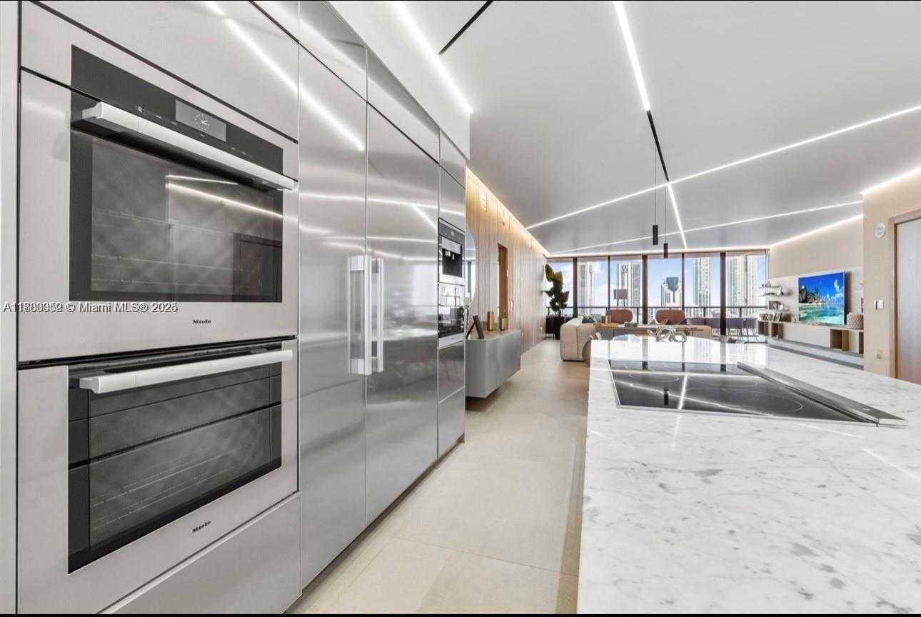 Small Image of 5000 ISLAND ESTATES DR #1206, Aventura Number 9