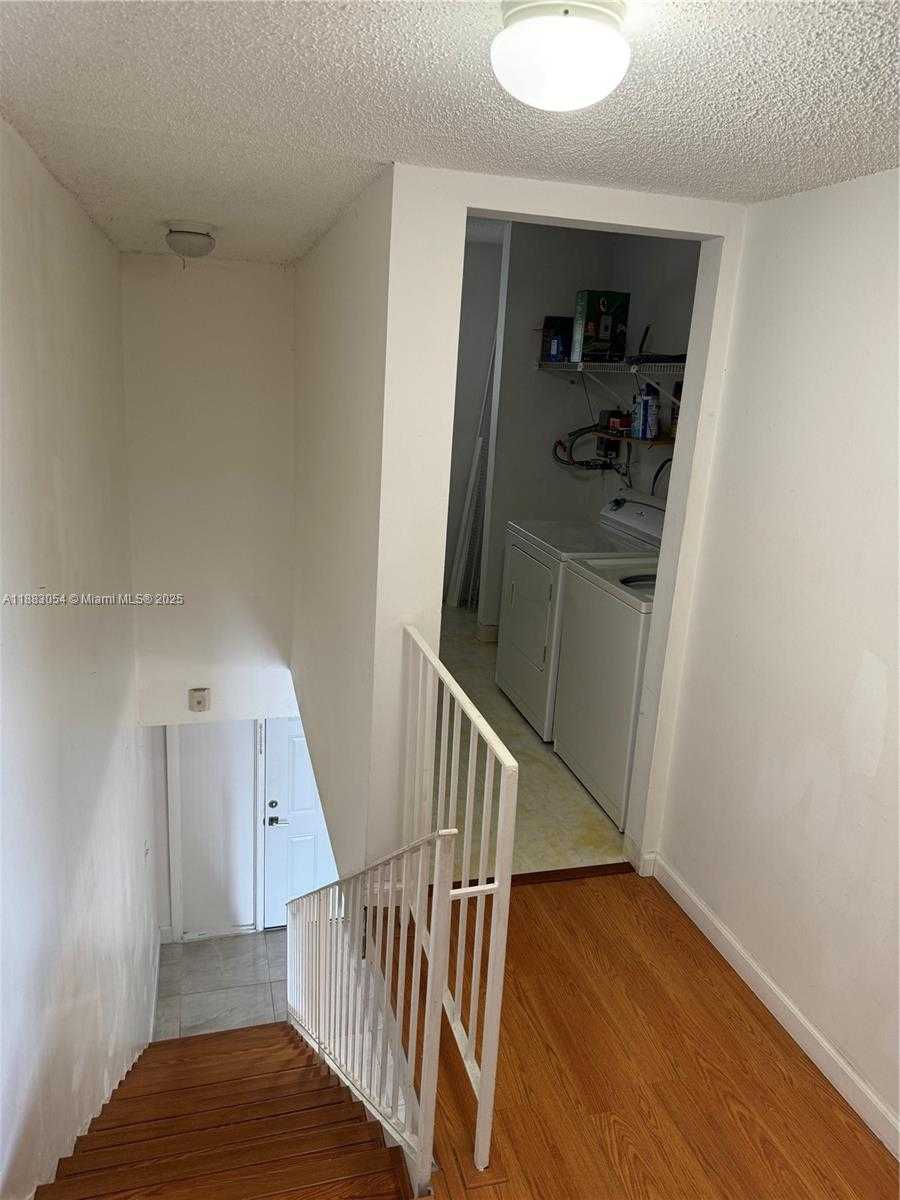 Small Image of 9363 FONTAINEBLEAU BLVD #H212, Miami Number 10