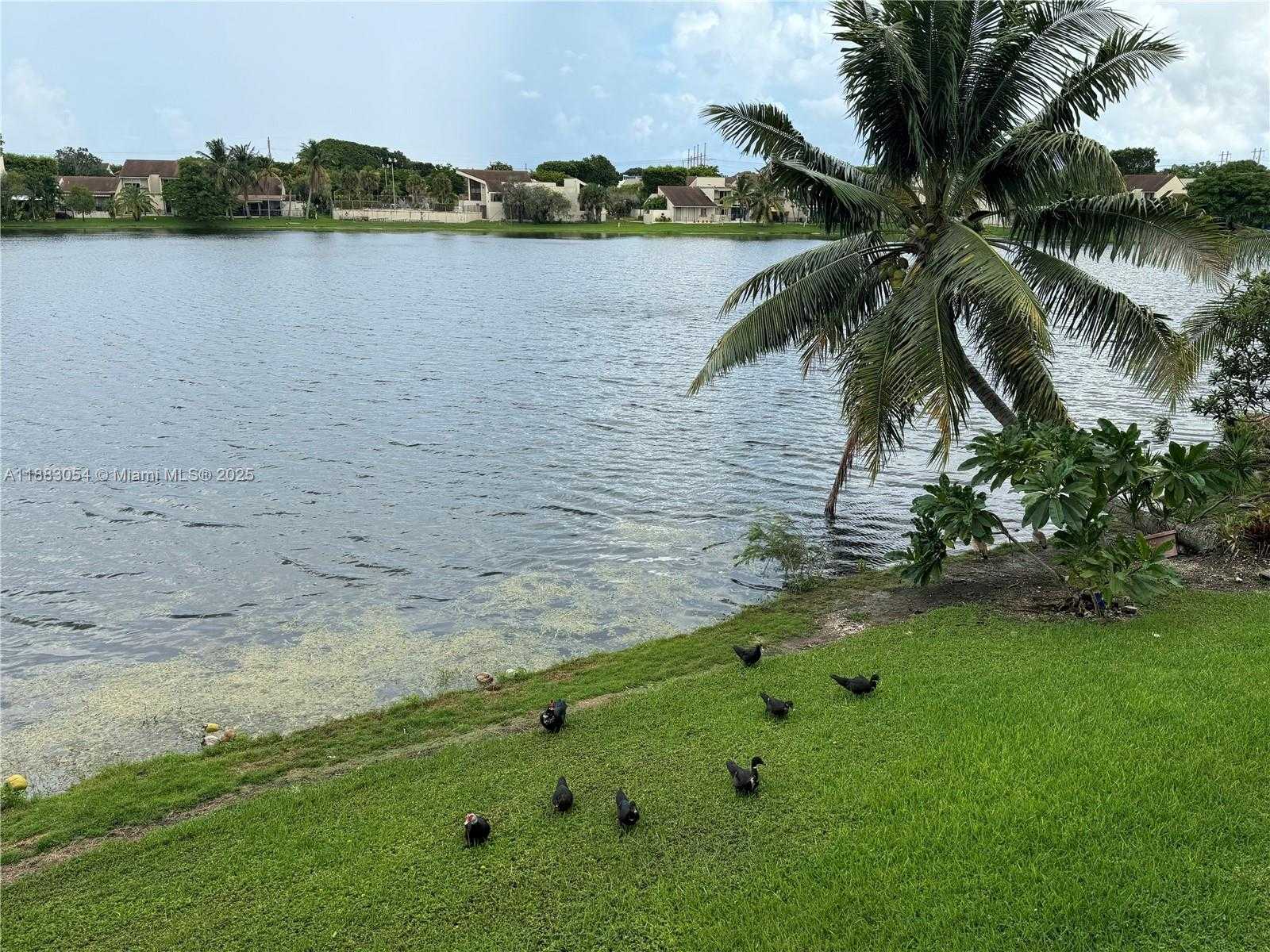 Small Image of 9363 FONTAINEBLEAU BLVD #H212, Miami Number 2