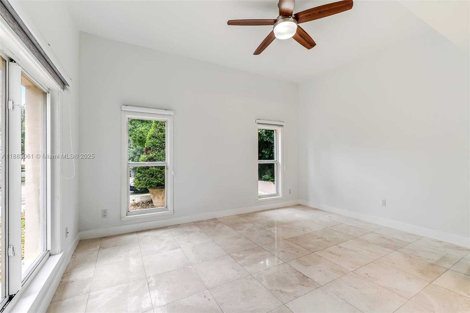 Small Image of 184 PALOMA DR, Coral Gables Number 10