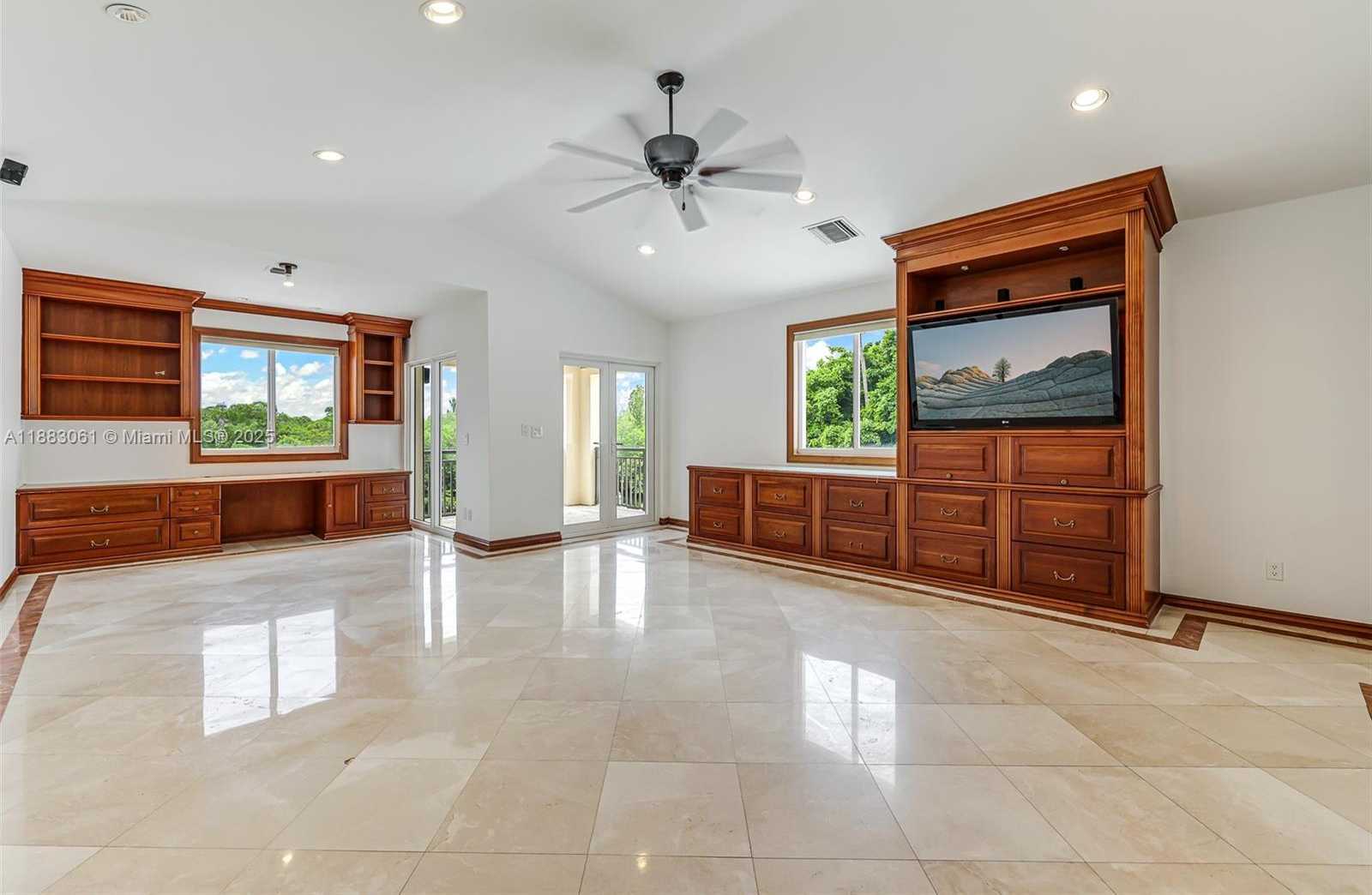 Small Image of 184 PALOMA DR, Coral Gables Number 12