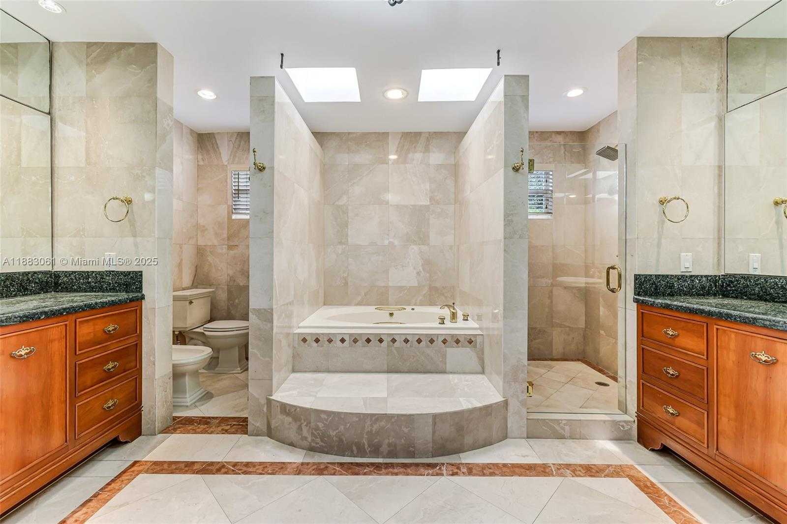 Small Image of 184 PALOMA DR, Coral Gables Number 13