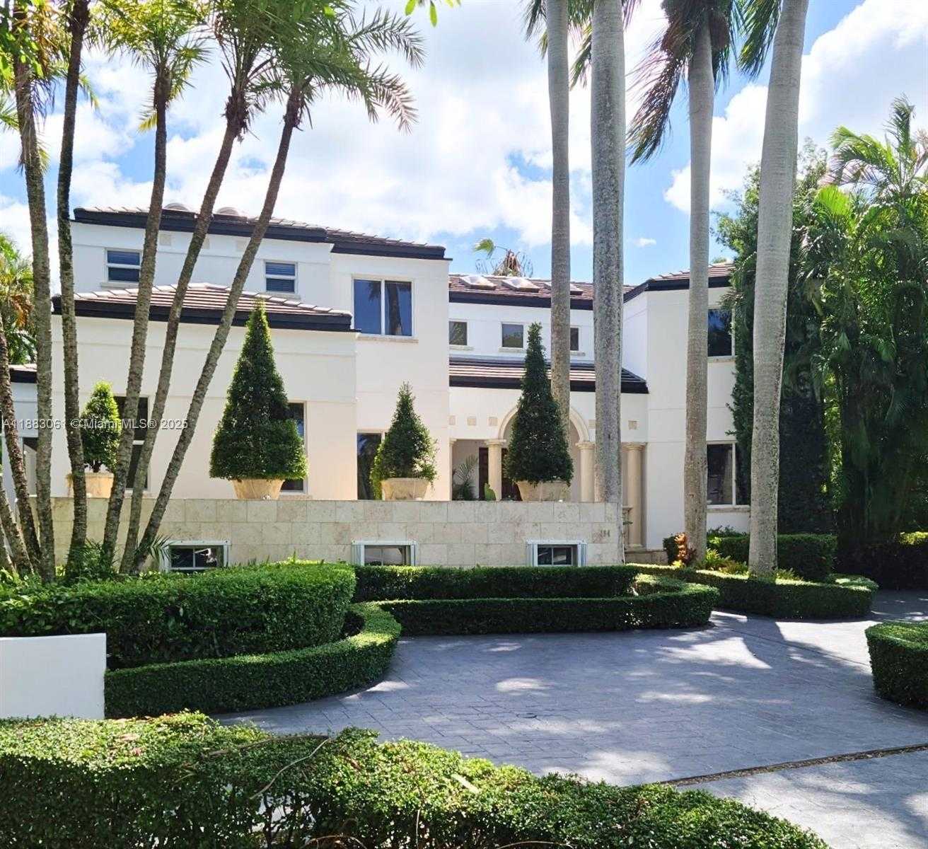 Small Image of 184 PALOMA DR, Coral Gables Number 2