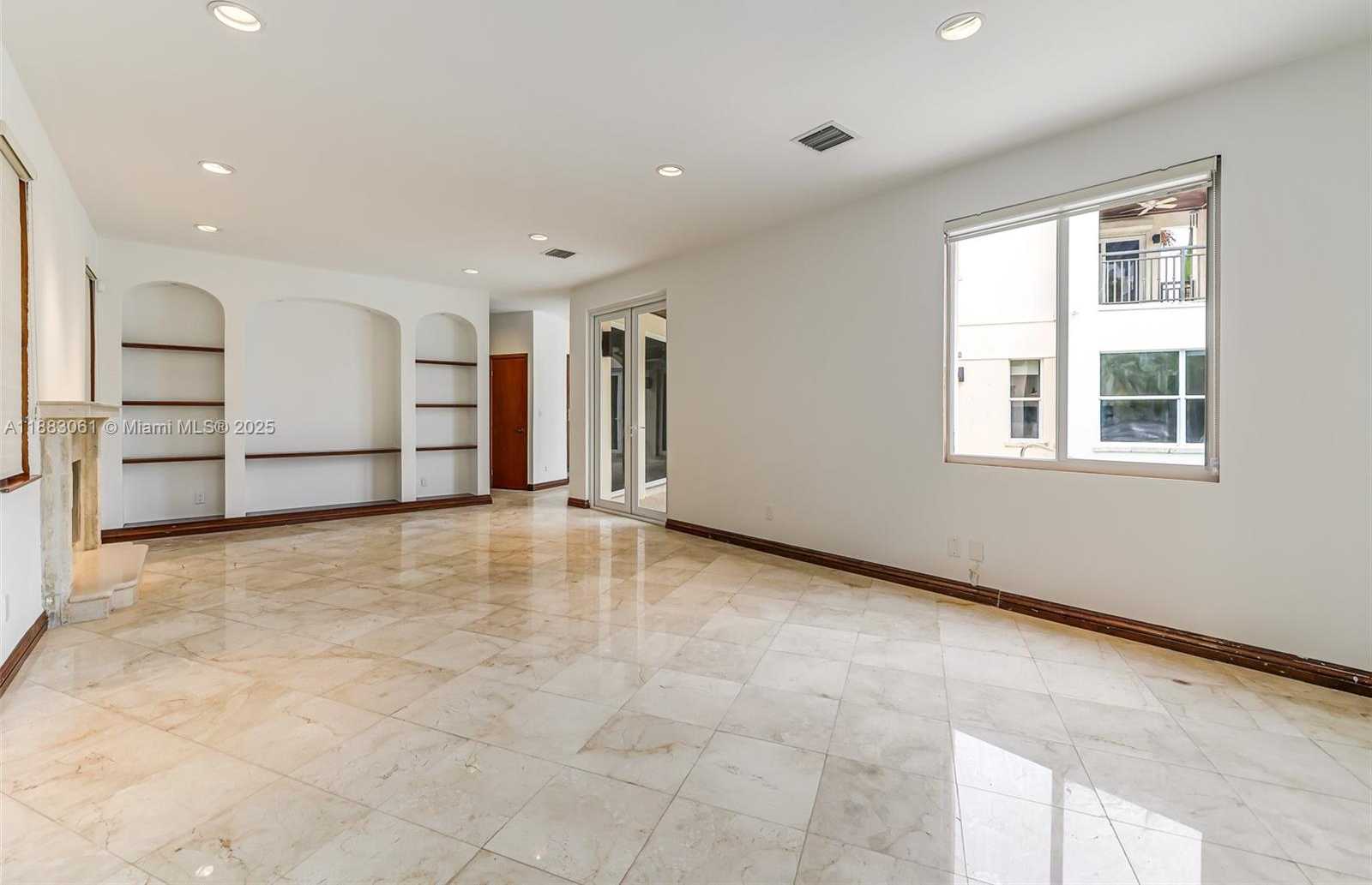 Small Image of 184 PALOMA DR, Coral Gables Number 5