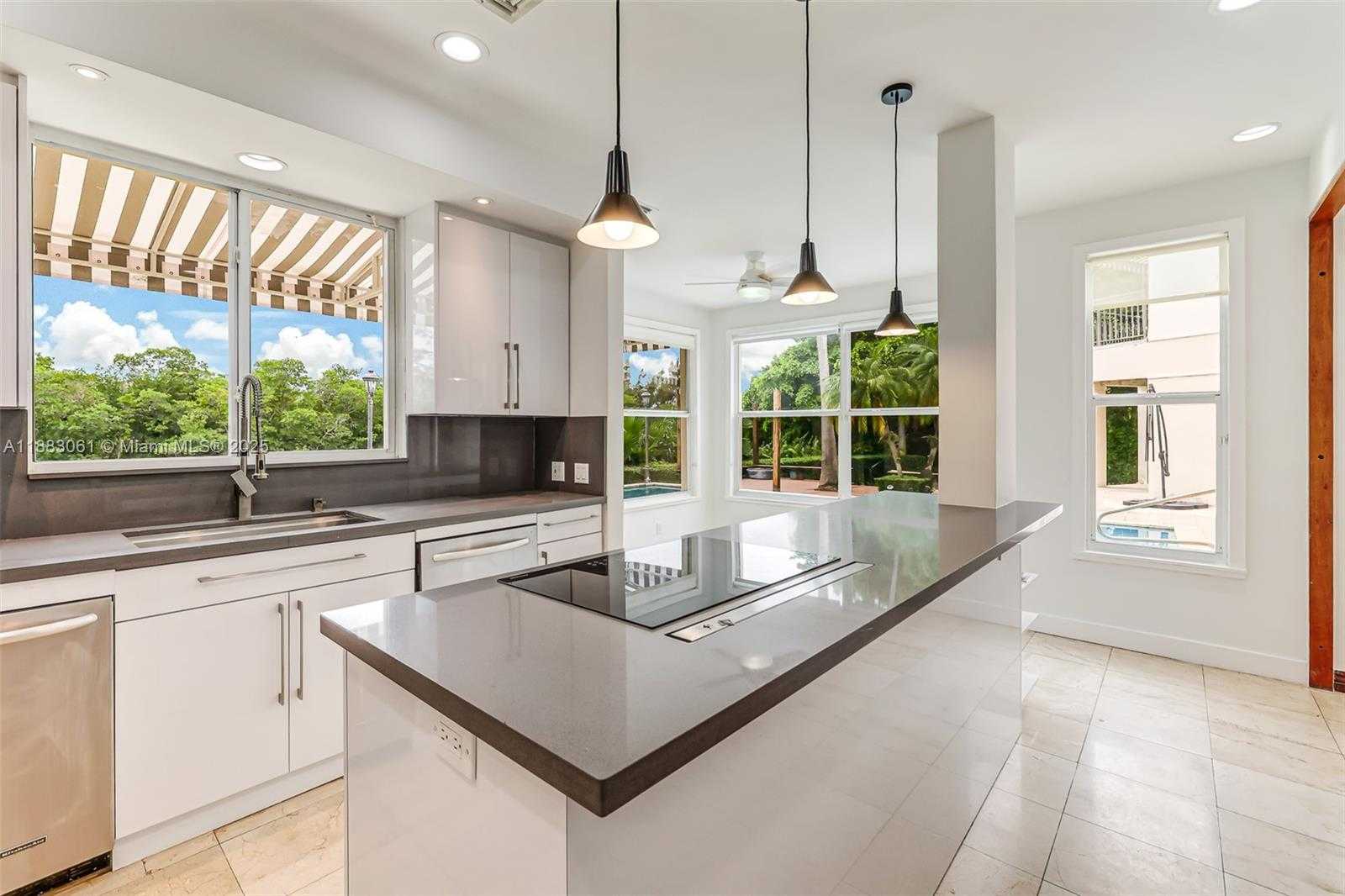 Small Image of 184 PALOMA DR, Coral Gables Number 8