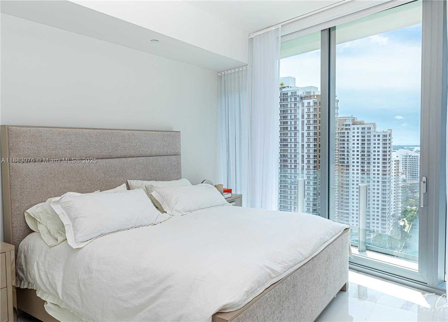 Small Image of 300 BISCAYNE BOULEVARD WAY #2606W, Miami Number 10