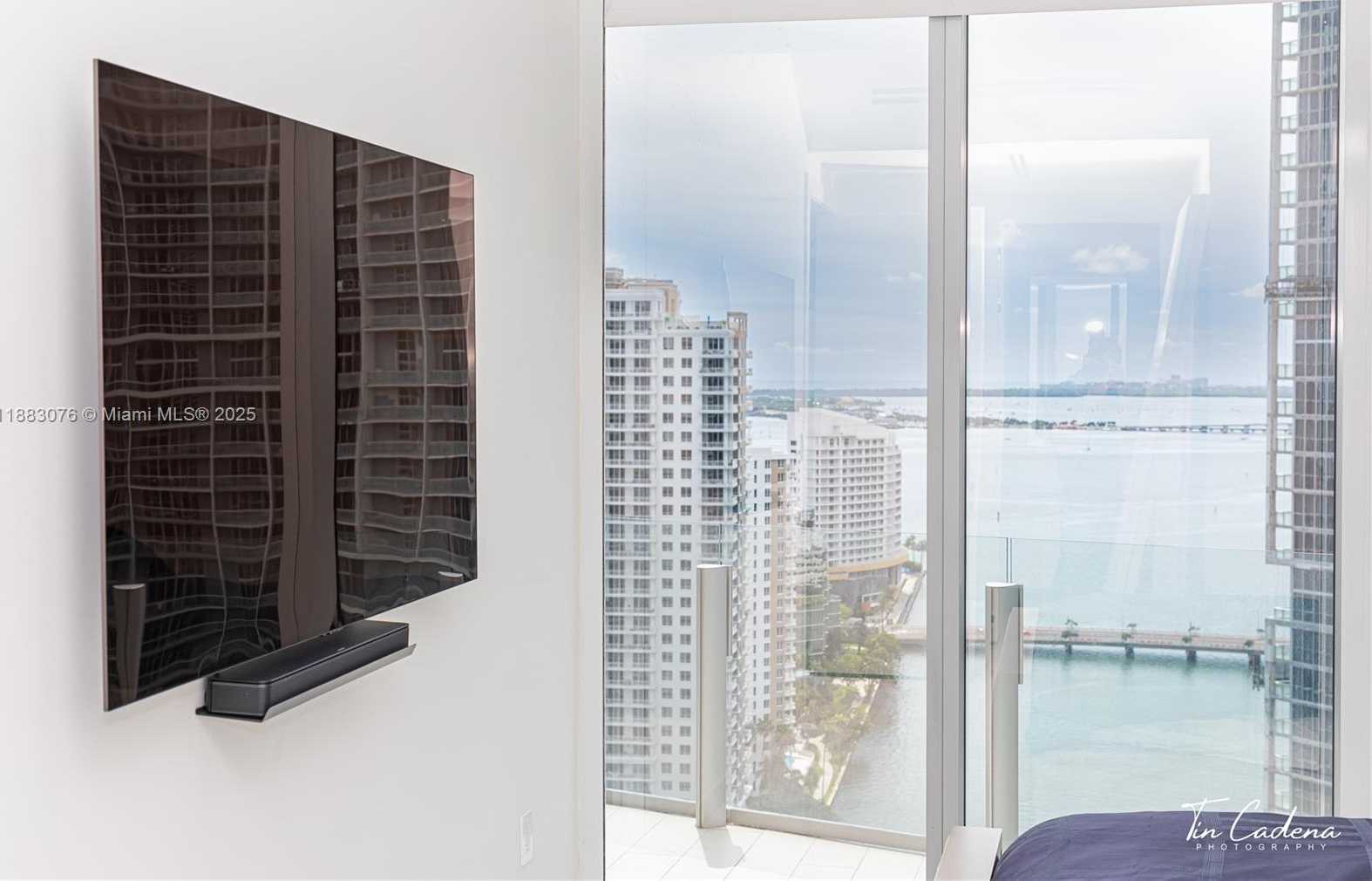 Small Image of 300 BISCAYNE BOULEVARD WAY #2606W, Miami Number 13