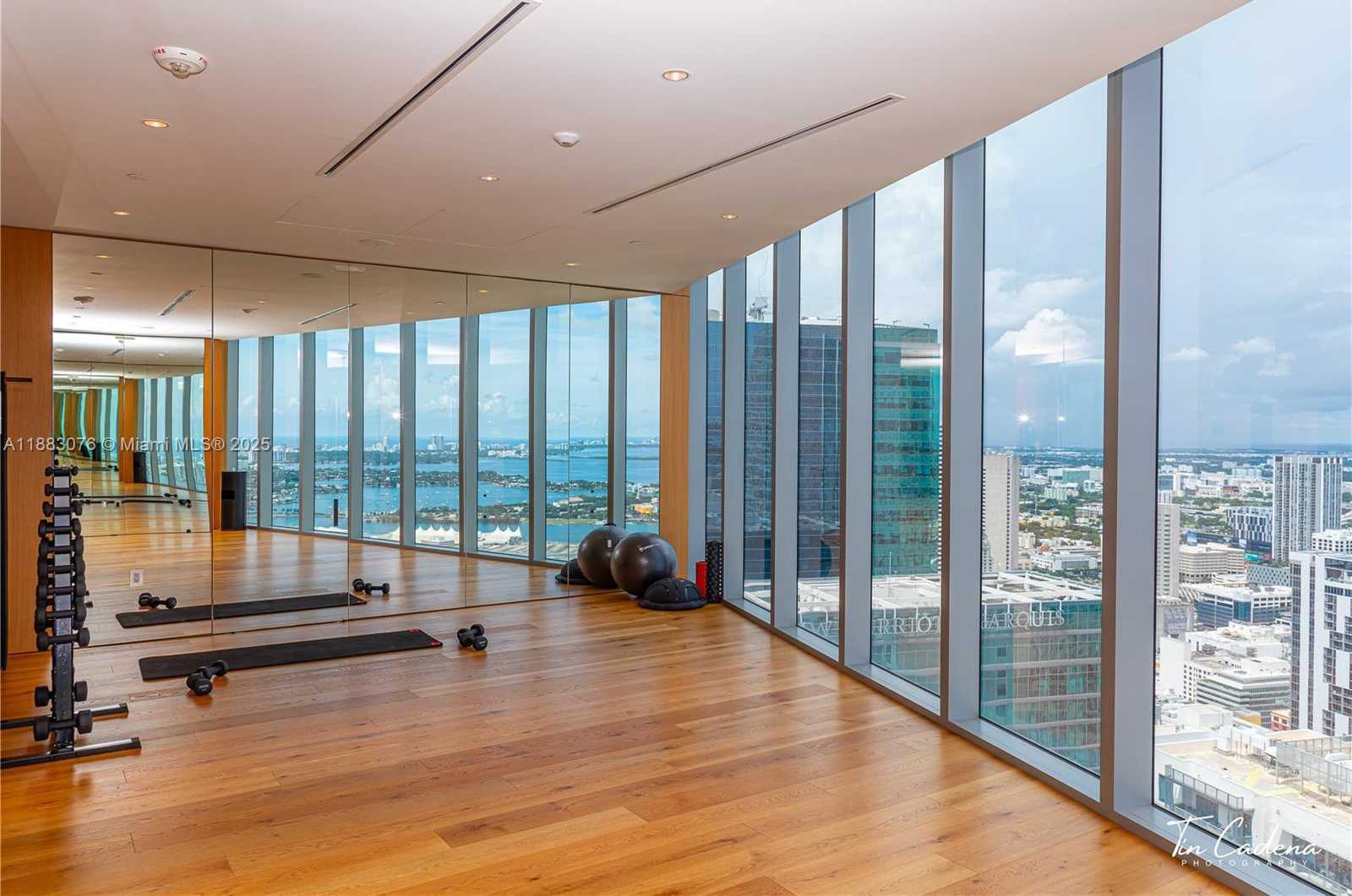 Small Image of 300 BISCAYNE BOULEVARD WAY #2606W, Miami Number 19