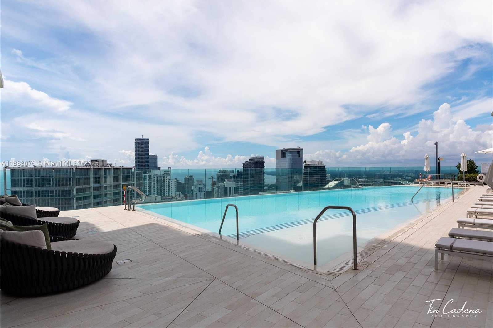 Small Image of 300 BISCAYNE BOULEVARD WAY #2606W, Miami Number 24