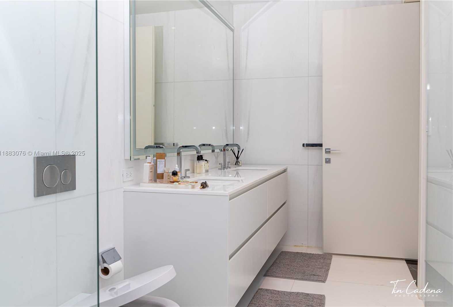 Small Image of 300 BISCAYNE BOULEVARD WAY #2606W, Miami Number 5