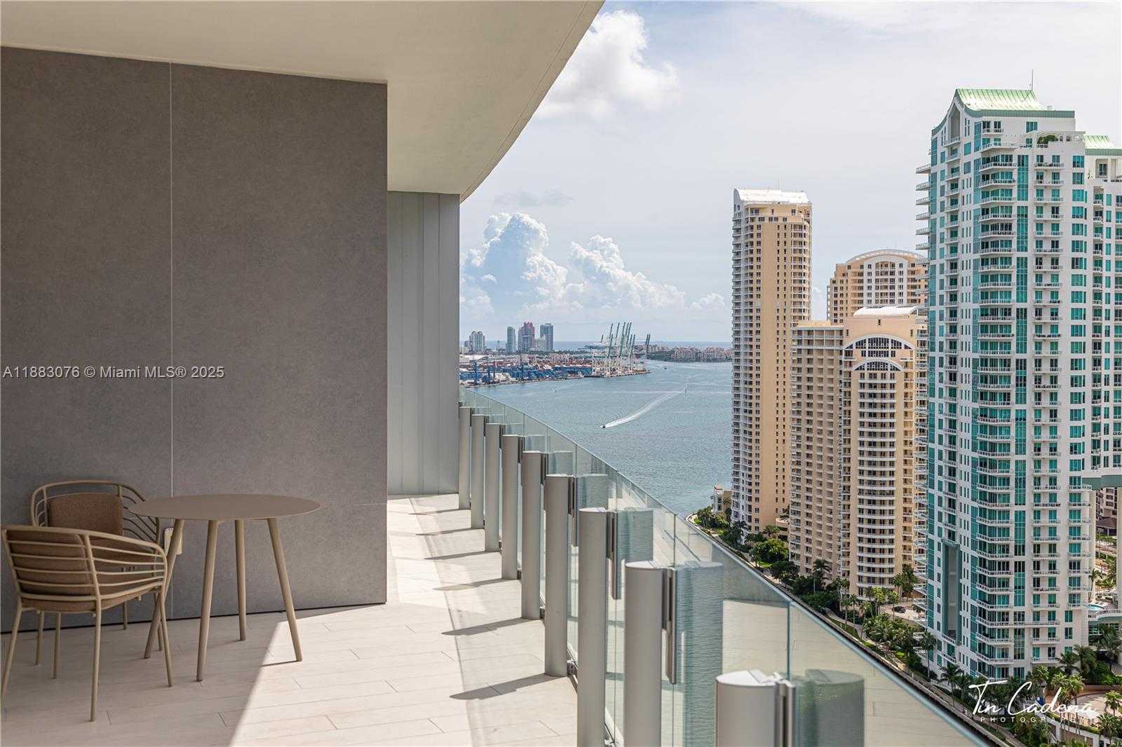 Small Image of 300 BISCAYNE BOULEVARD WAY #2606W, Miami Number 6