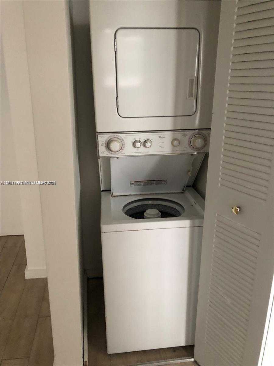 Small Image of 1611 MERIDIAN AVE #302, Miami Beach Number 5