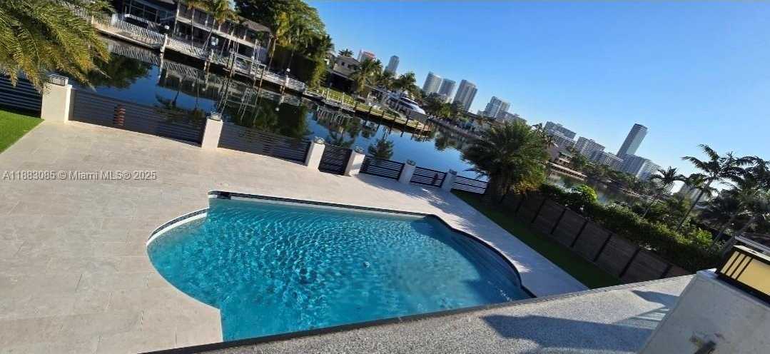 Small Image of 406 HOLIDAY DR, Hallandale Beach Number 36
