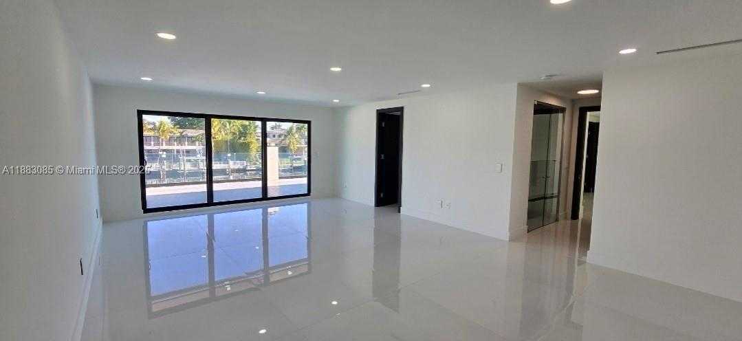 Small Image of 406 HOLIDAY DR, Hallandale Beach Number 42