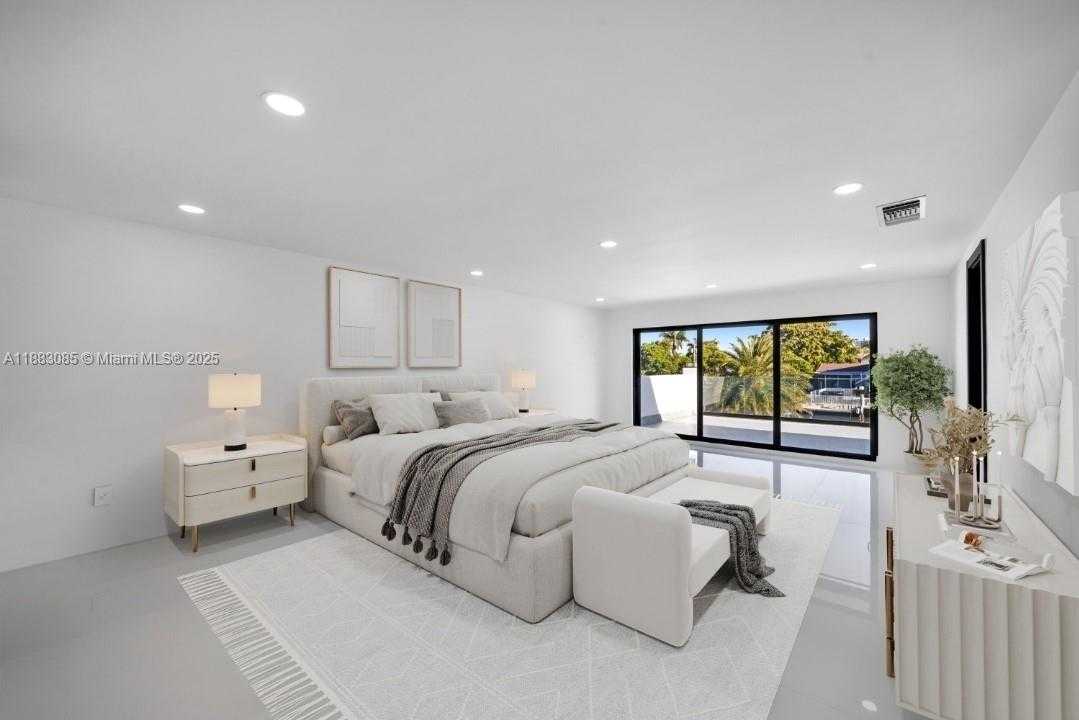 Small Image of 406 HOLIDAY DR, Hallandale Beach Number 8