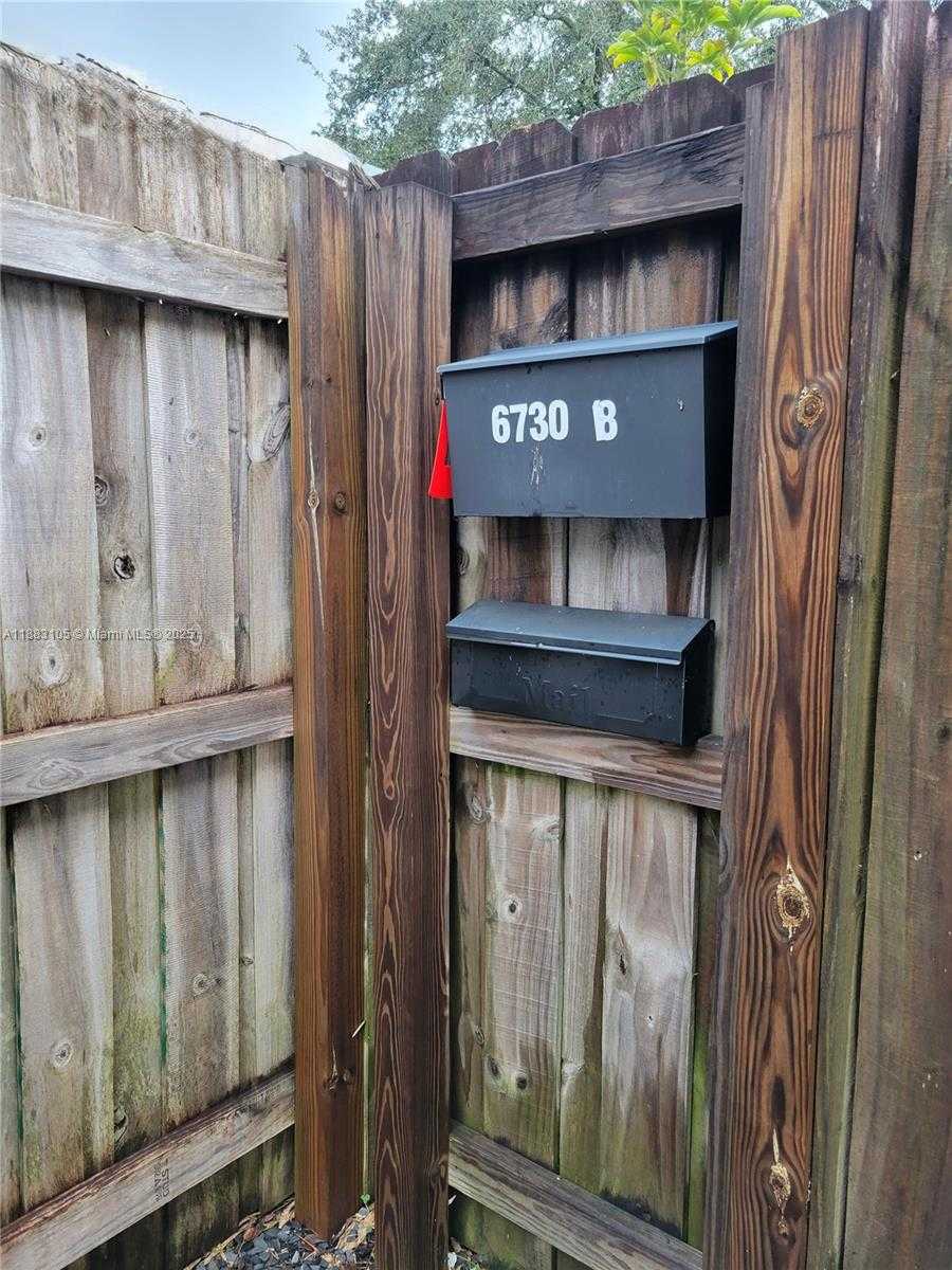 Small Image of 6730 CHARLESTON ST #B-2, Hollywood Number 13