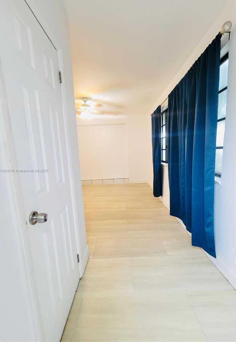 Small Image of 6730 CHARLESTON ST #B-2, Hollywood Number 5
