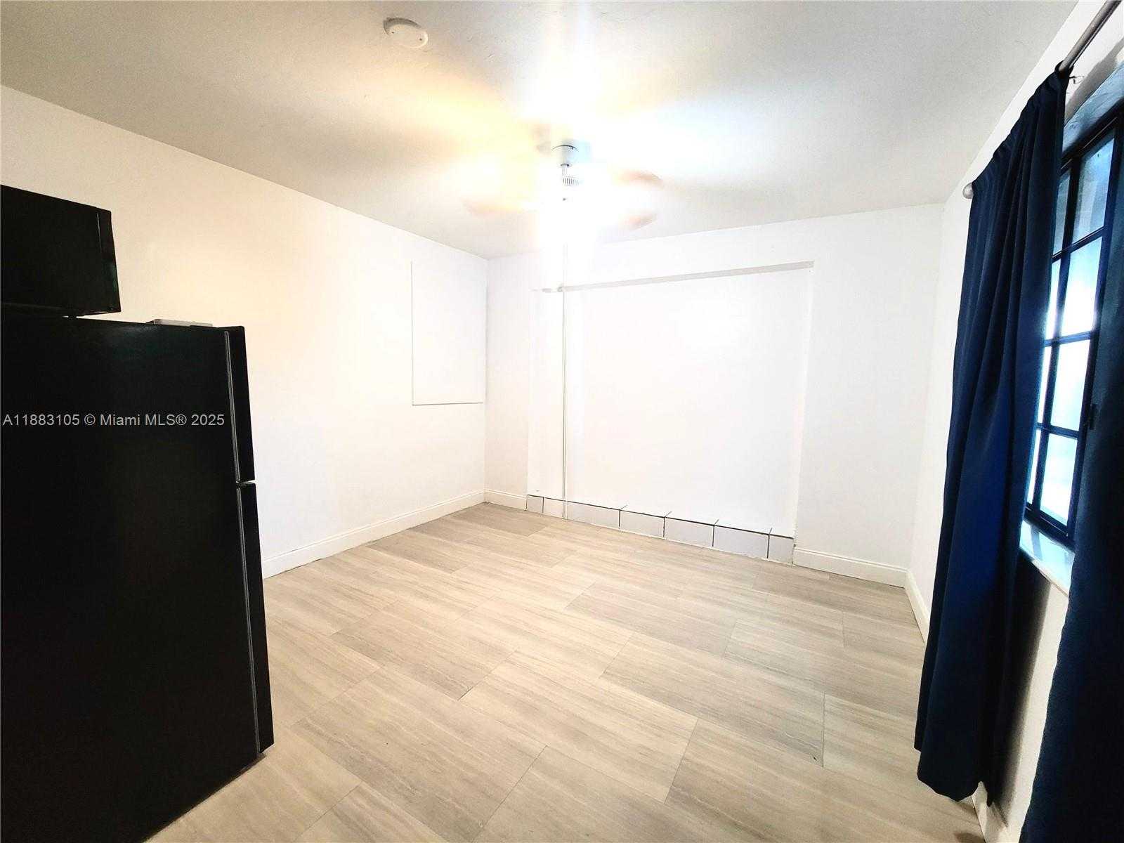 Small Image of 6730 CHARLESTON ST #B-2, Hollywood Number 7