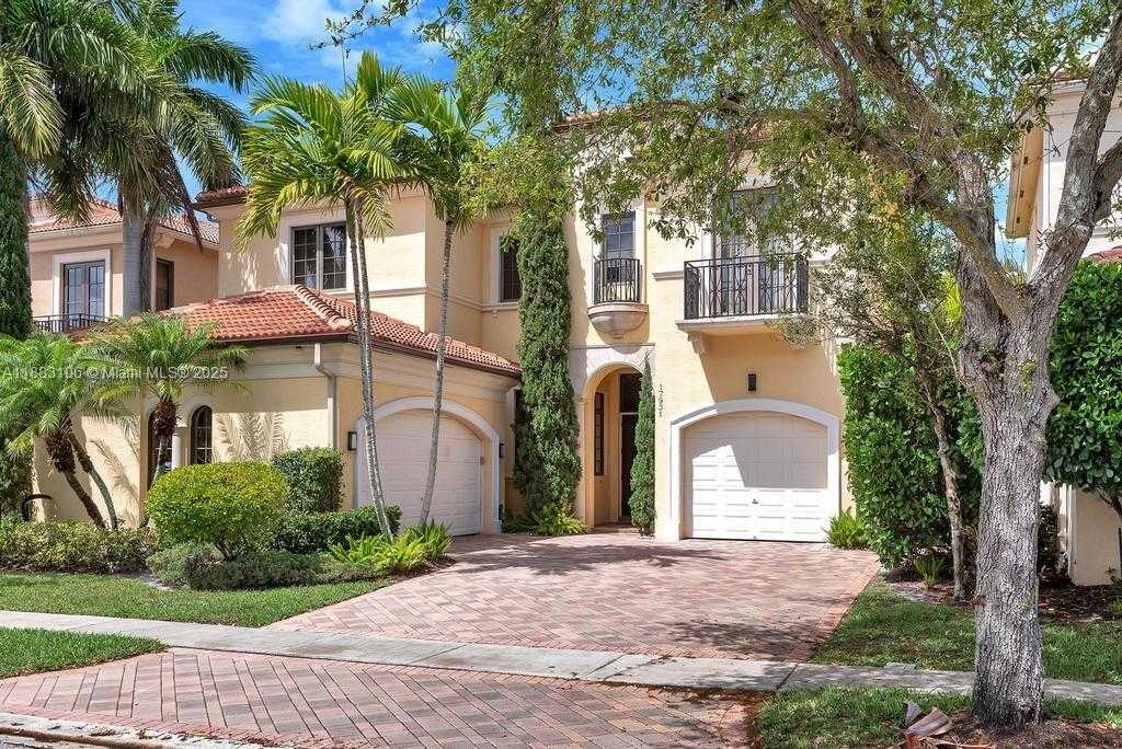 Small Image of 17931 LAKE AZURE WAY, Boca Raton Number 2