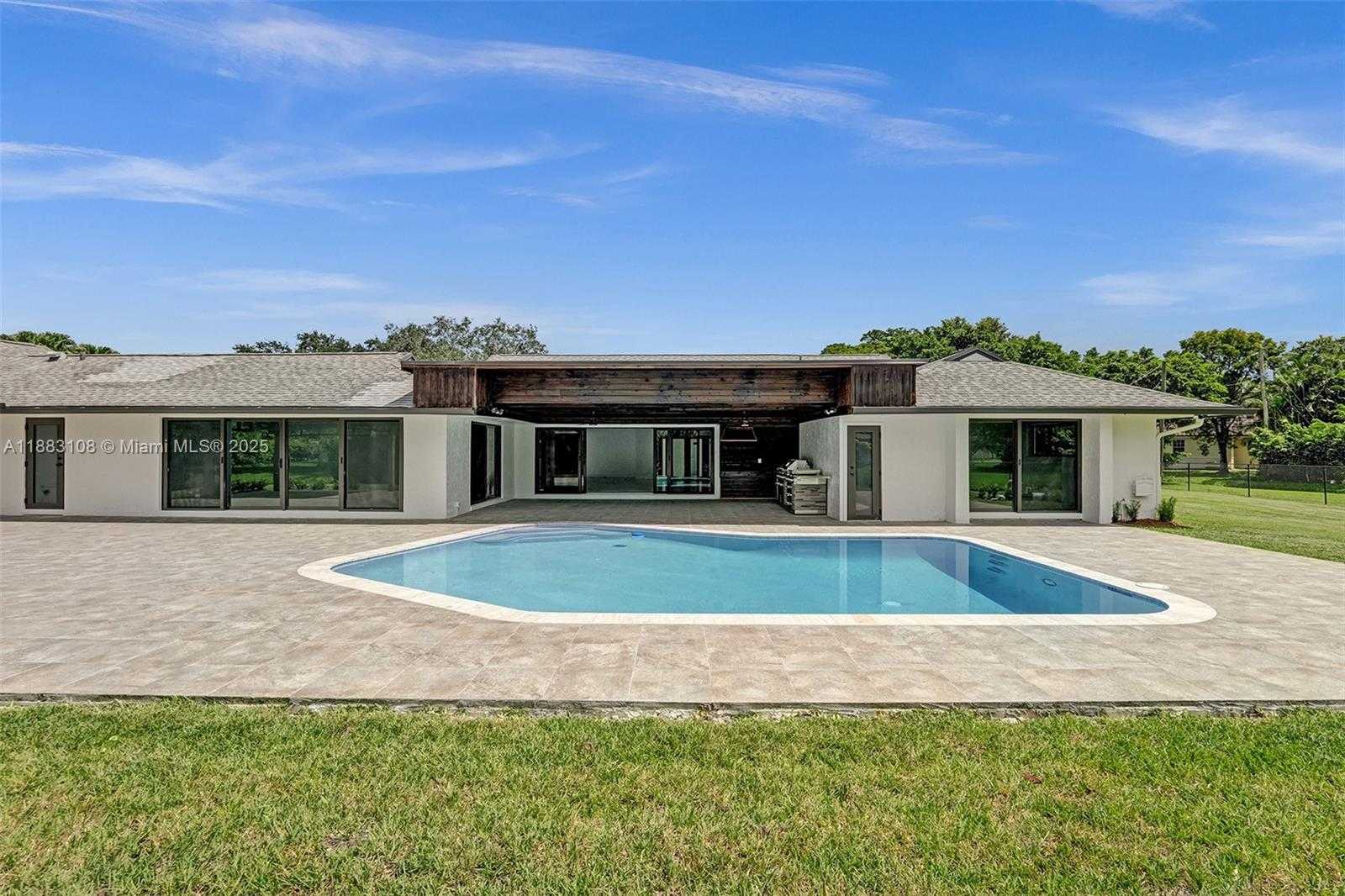 Small Image of 12100 NORTH WEST 6TH ST, Plantation Number 13