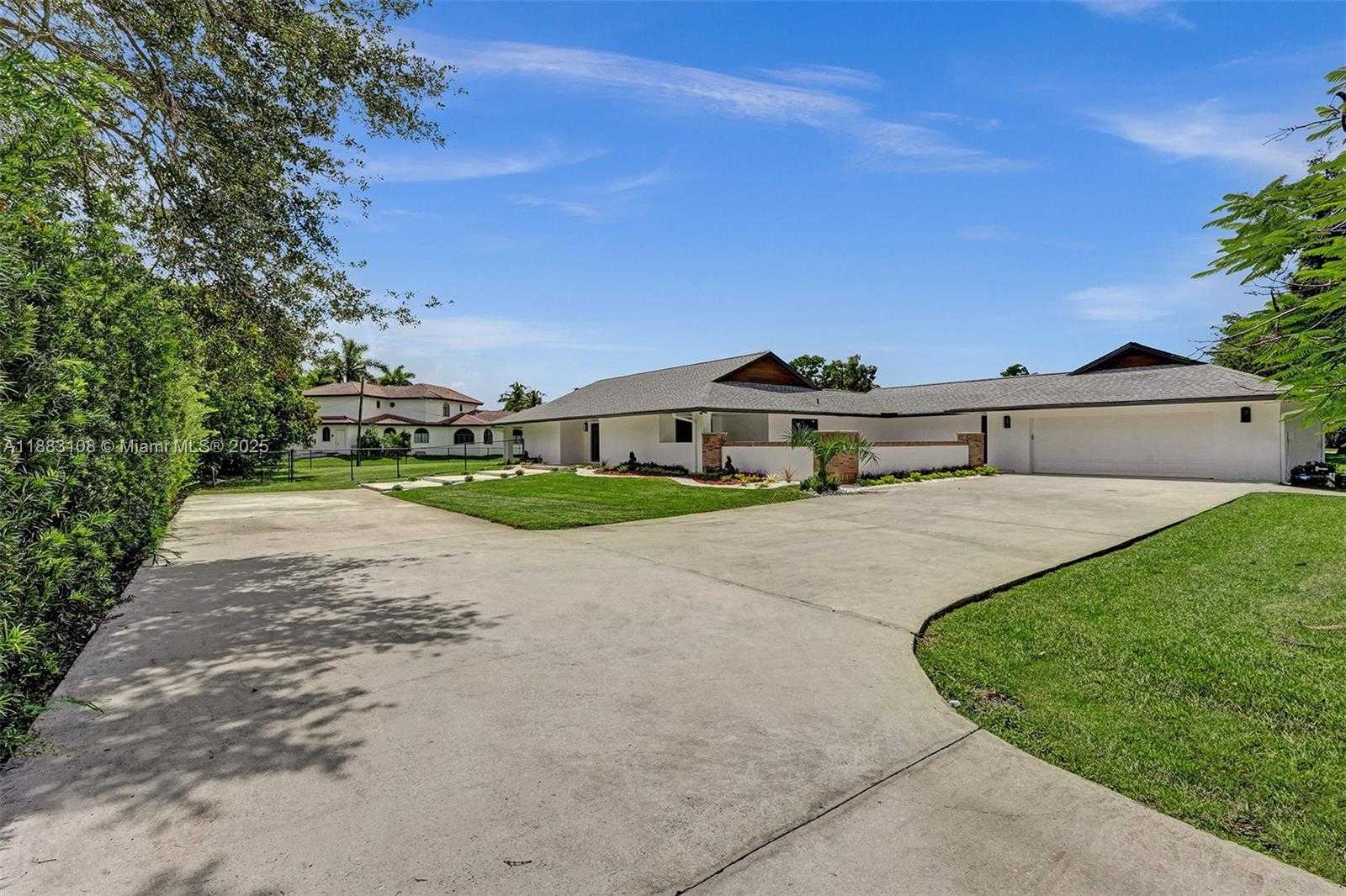 Small Image of 12100 NORTH WEST 6TH ST, Plantation Number 4