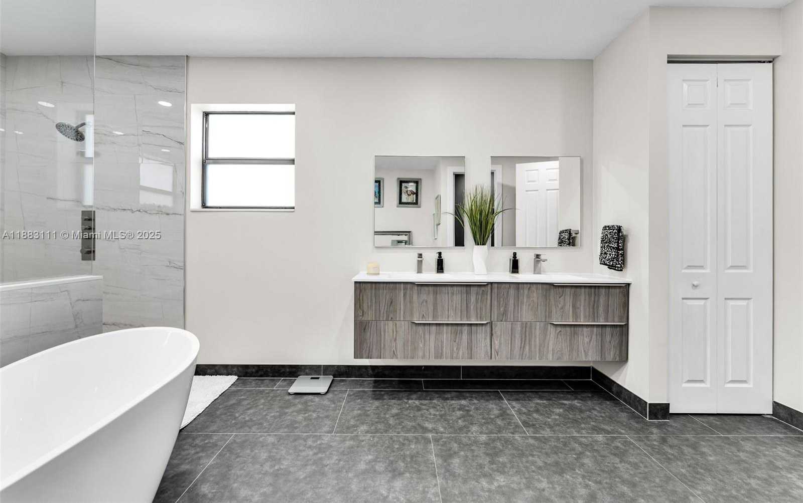 Small Image of 9805 NORTH WEST 89TH TER, Doral Number 28