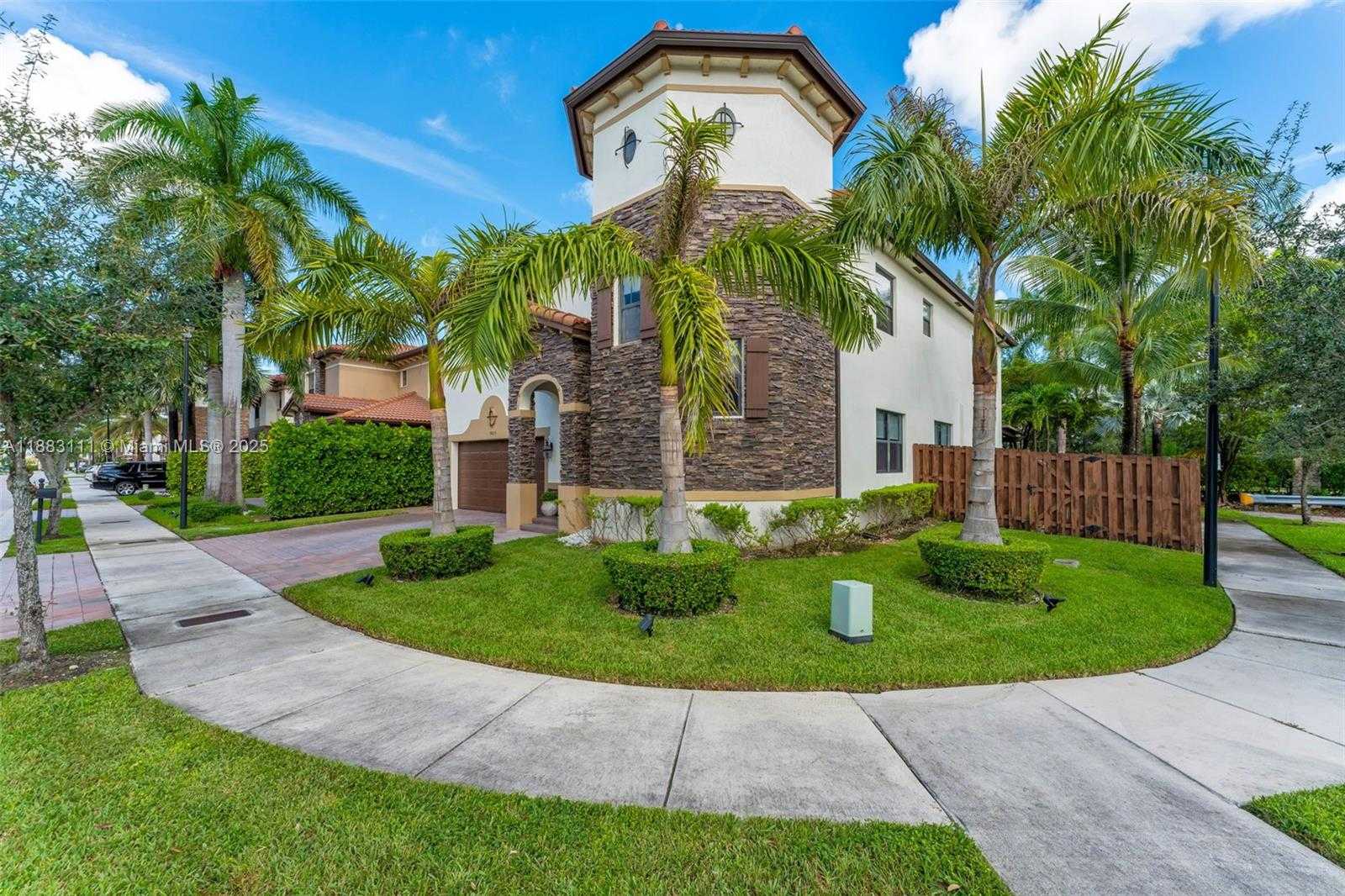 Small Image of 9805 NORTH WEST 89TH TER, Doral Number 3