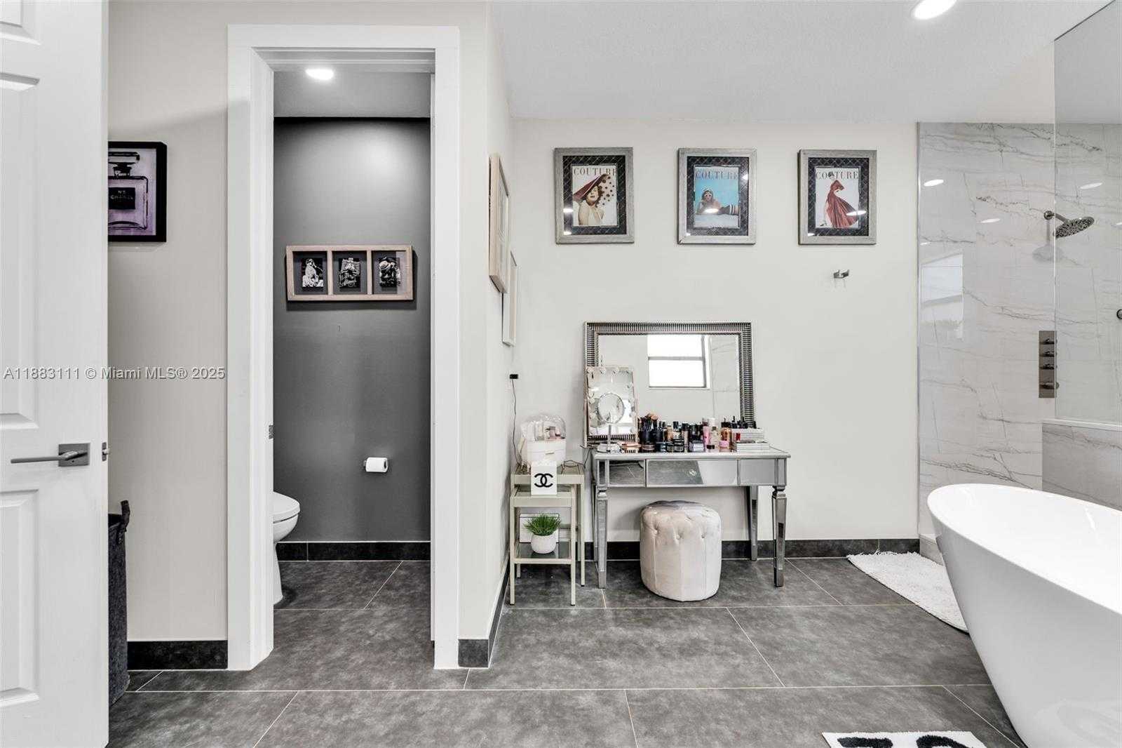 Small Image of 9805 NORTH WEST 89TH TER, Doral Number 30