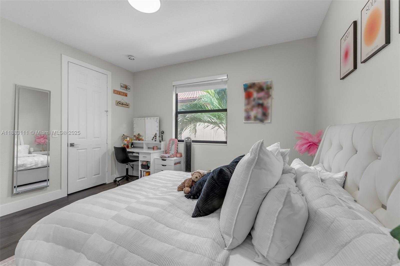 Small Image of 9805 NORTH WEST 89TH TER, Doral Number 42