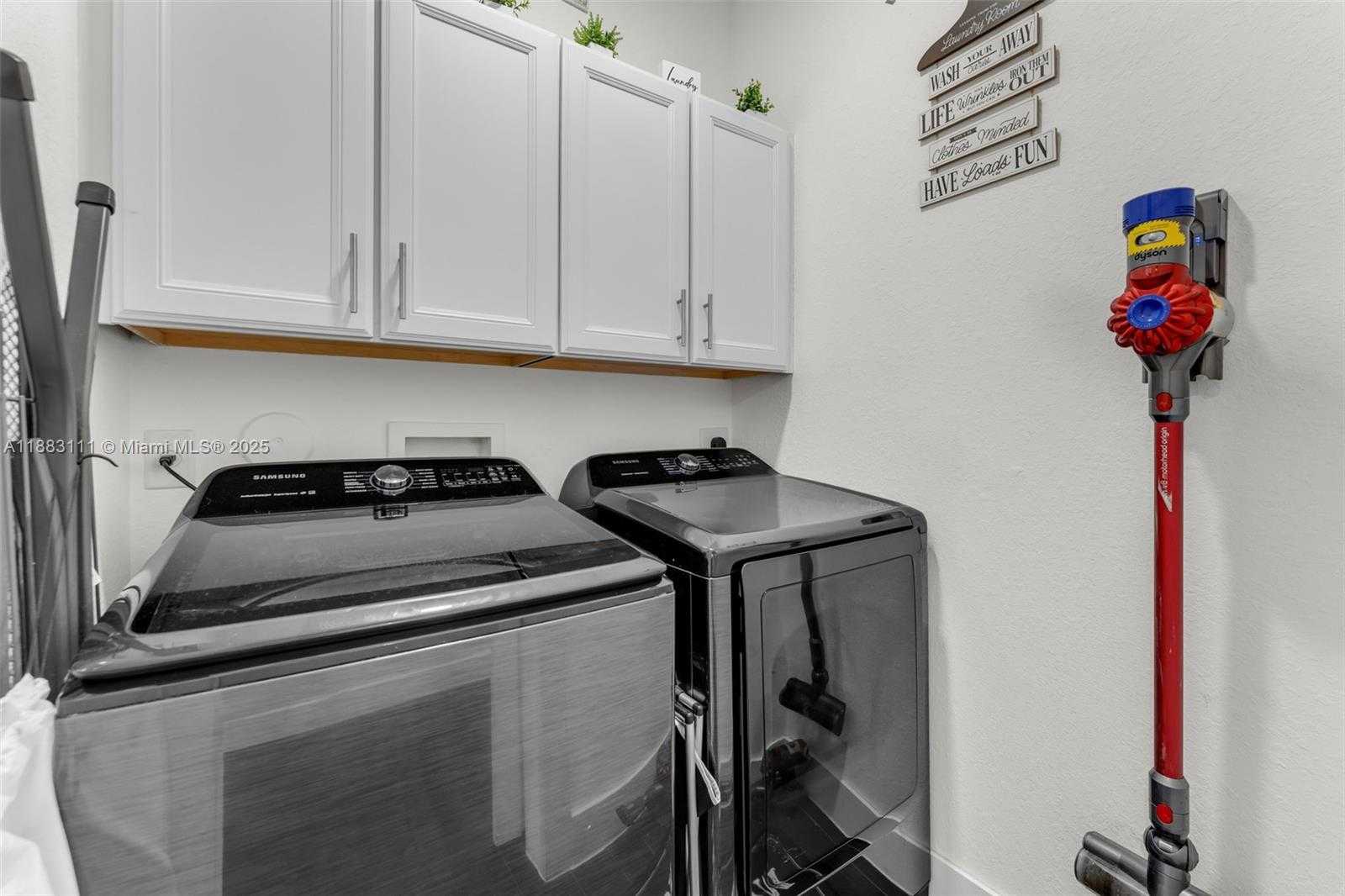 Small Image of 9805 NORTH WEST 89TH TER, Doral Number 44