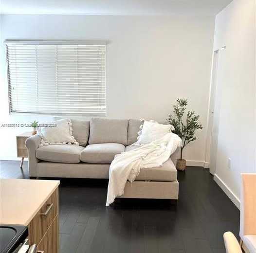 Small Image of 551 MICHIGAN AVE #123, Miami Beach Number 1