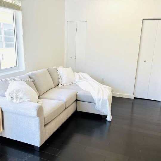 Small Image of 551 MICHIGAN AVE #123, Miami Beach Number 3